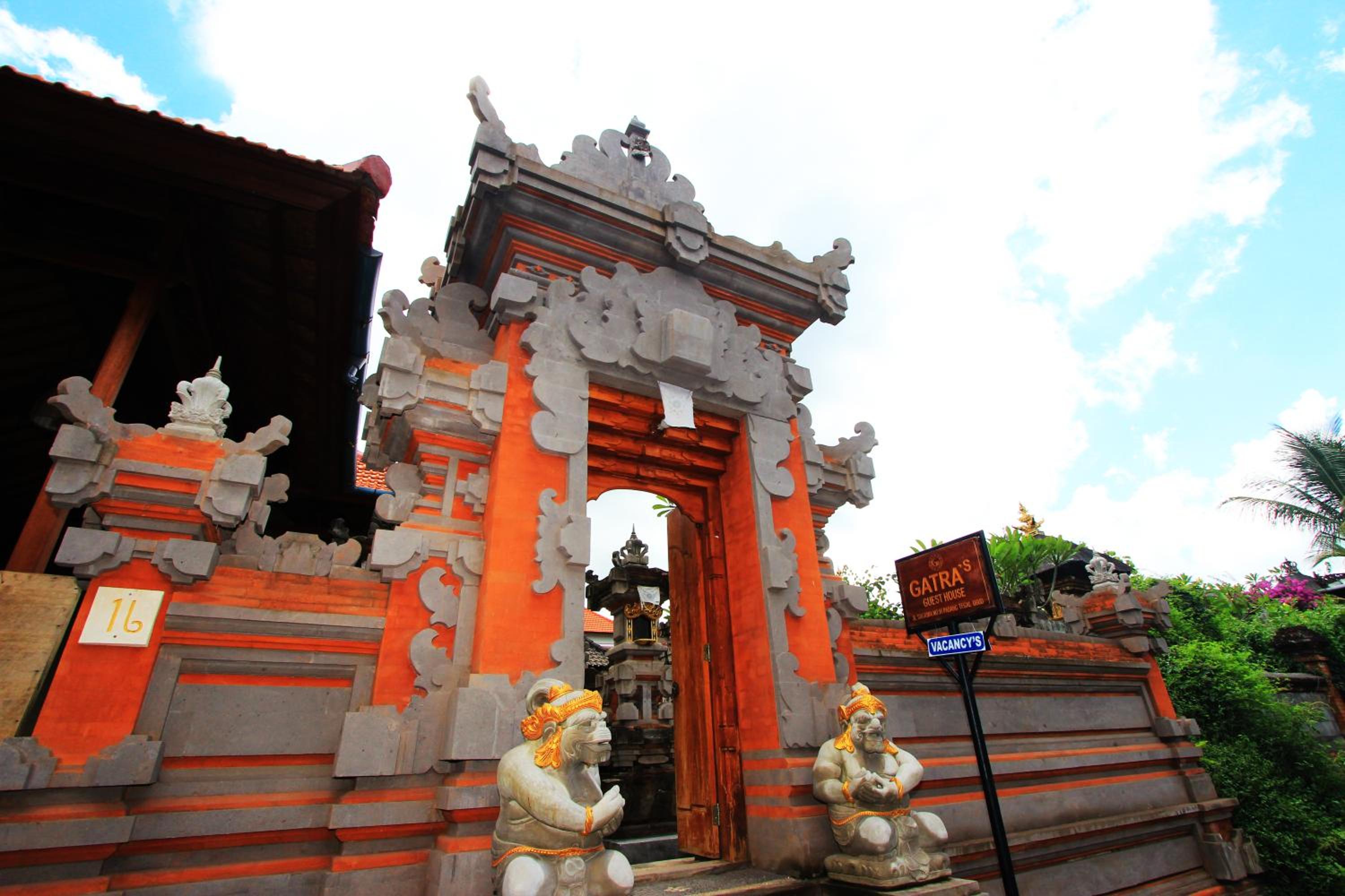 Gatra Ubud Inn