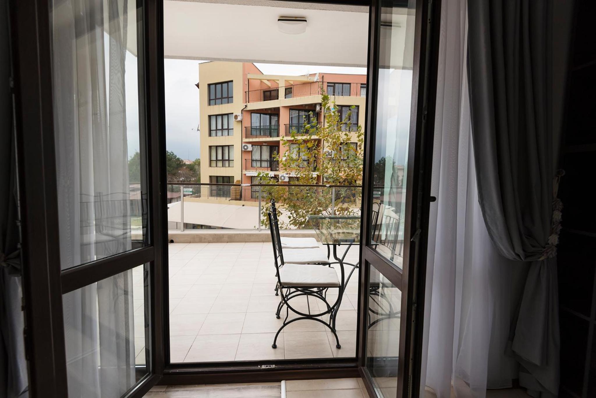 Green Paradise Deluxe Apartments