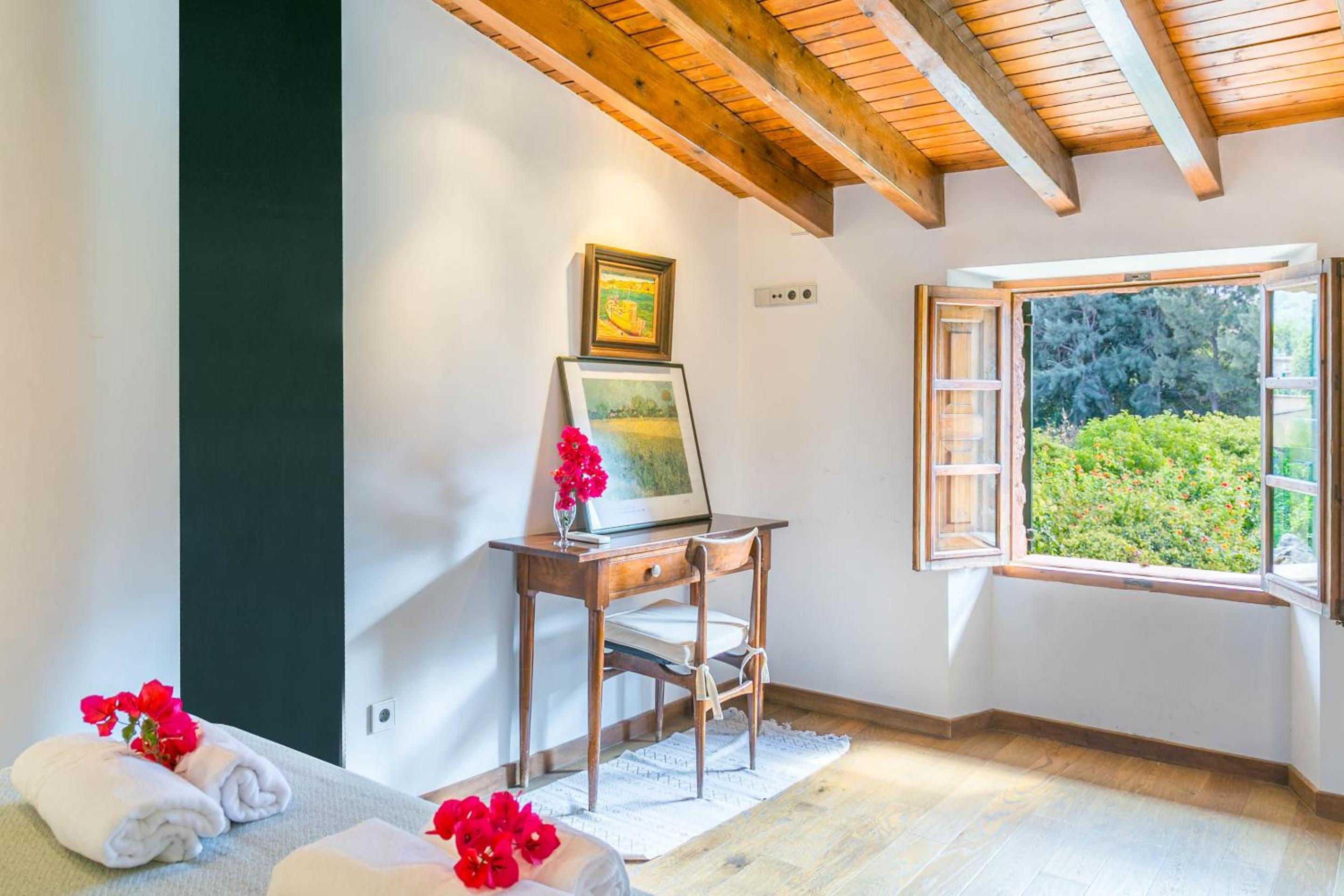 Captivating Mallorcan Villa With A Pool In Soller