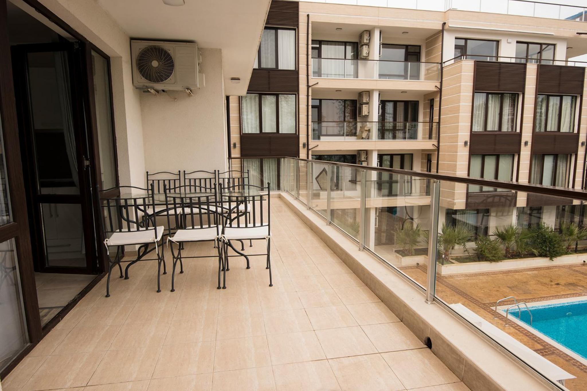 Green Paradise Deluxe Apartments