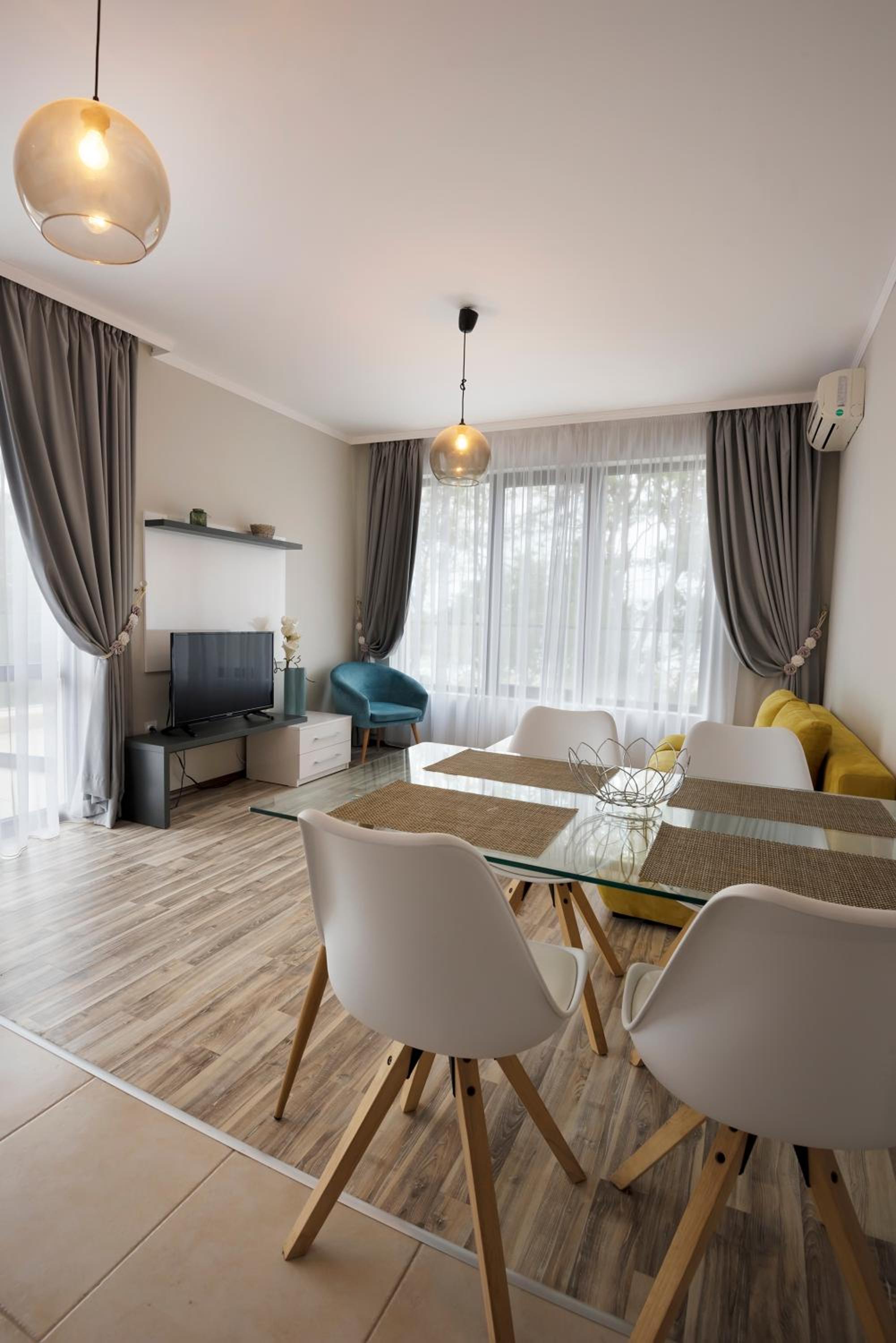 Green Paradise Deluxe Apartments