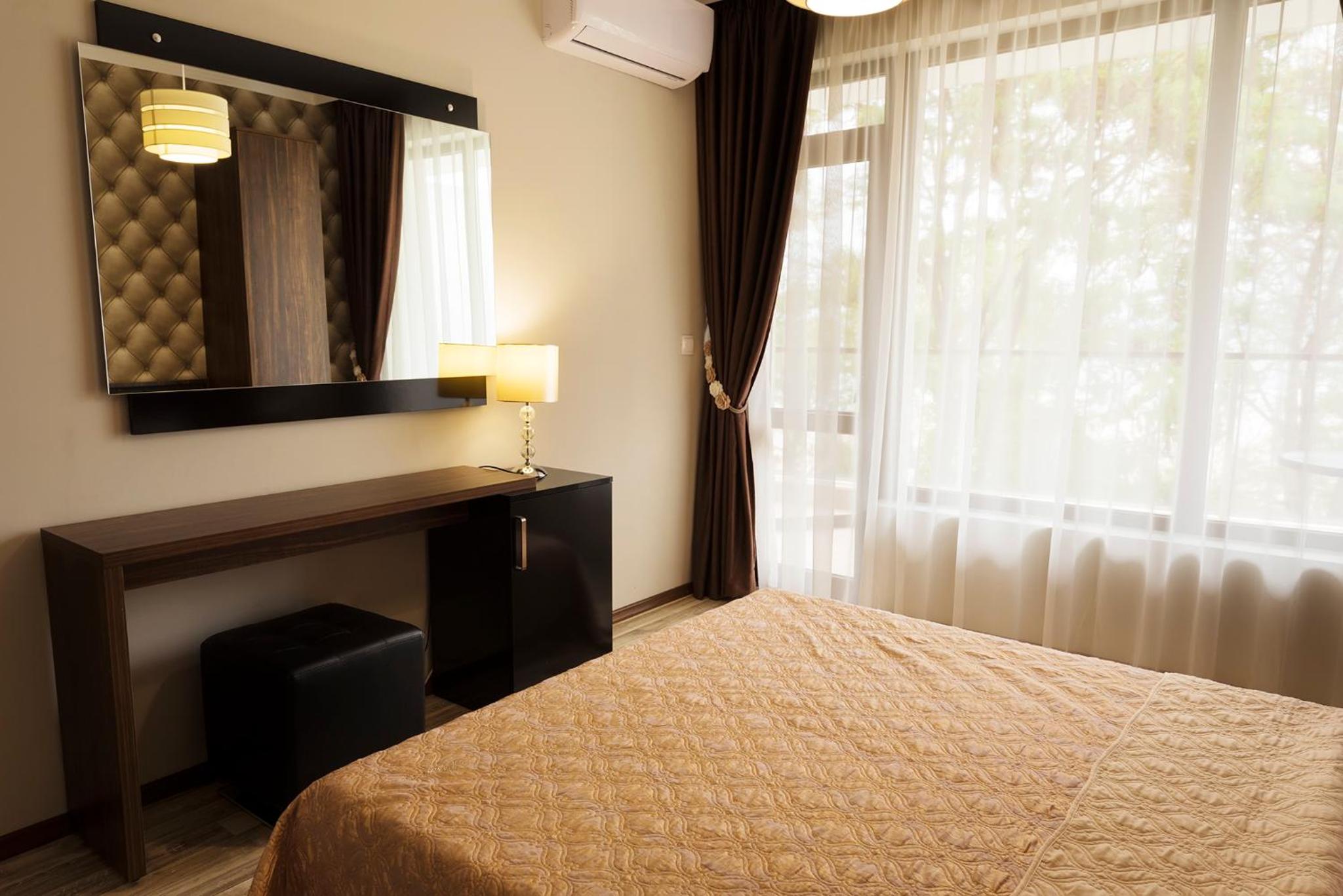 Green Paradise Deluxe Apartments