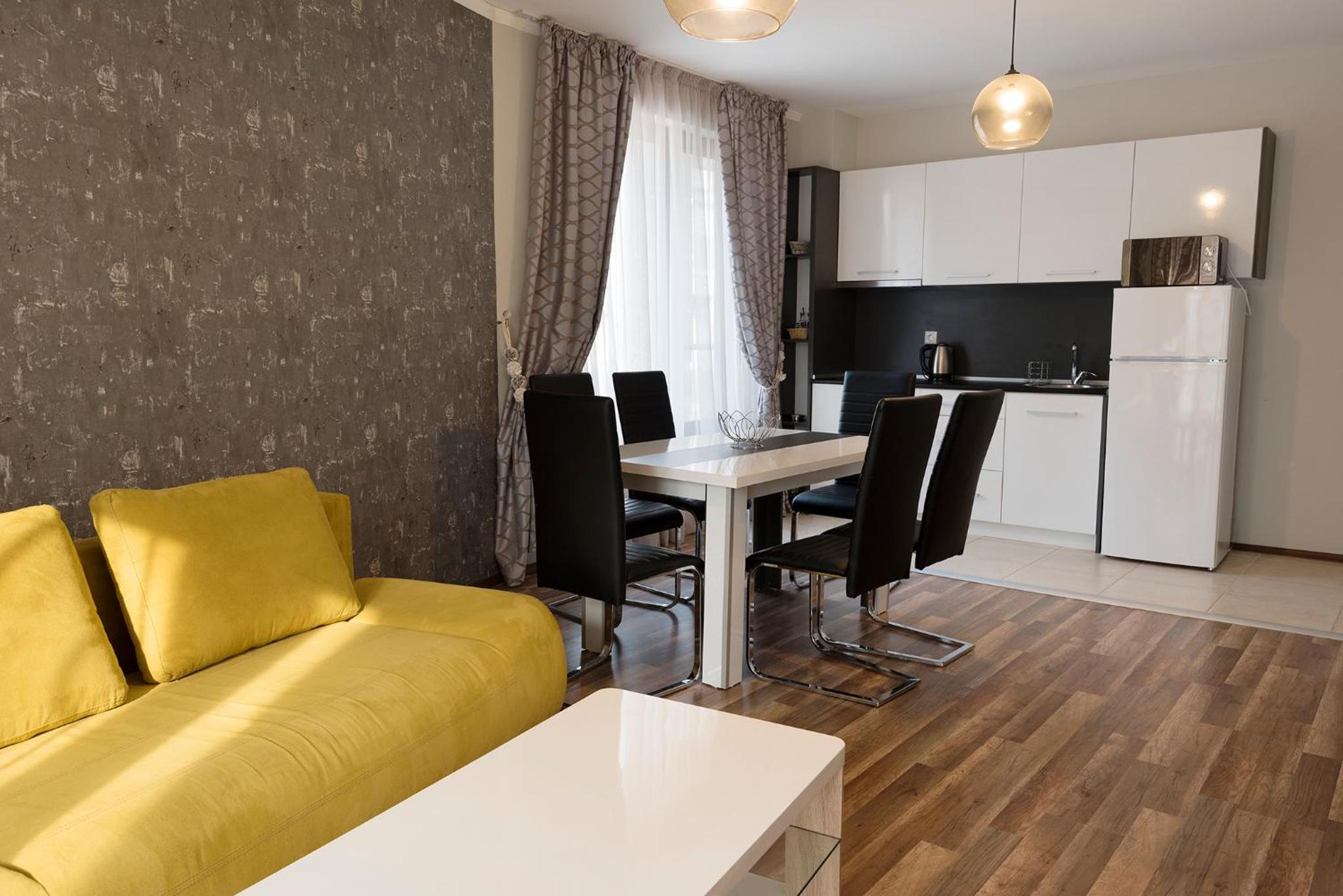 Green Paradise Deluxe Apartments
