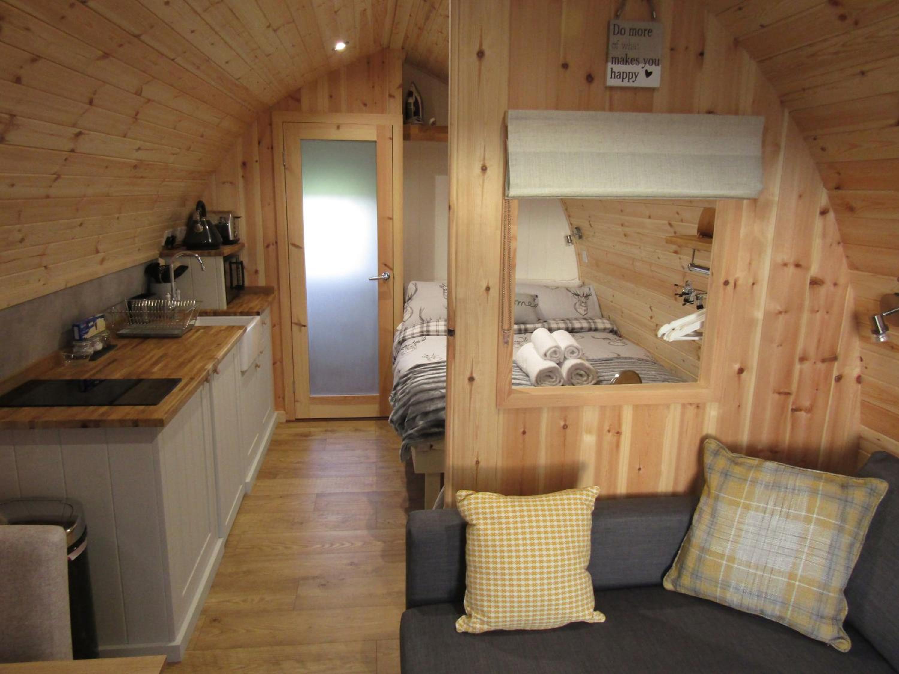 Harlosh Hideaways - Aurora Pod view 3