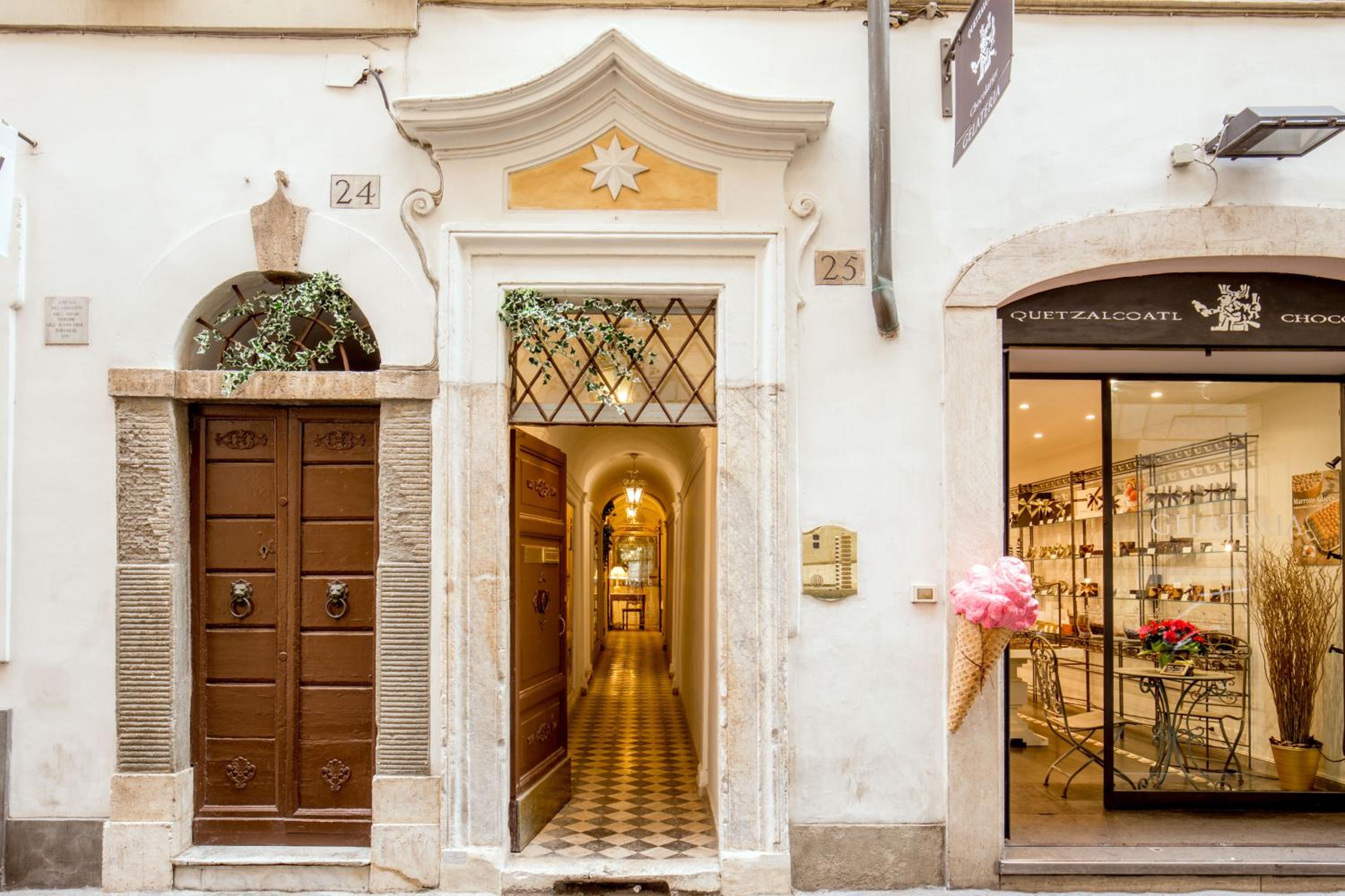 The Inn Apartments Spagna by The Goodnight Company