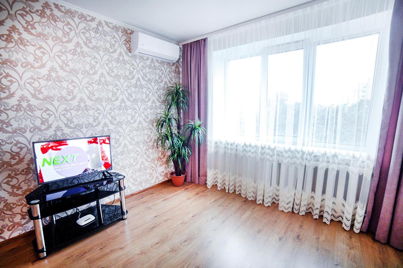 VIP-flat in the center of Vishenka view 5