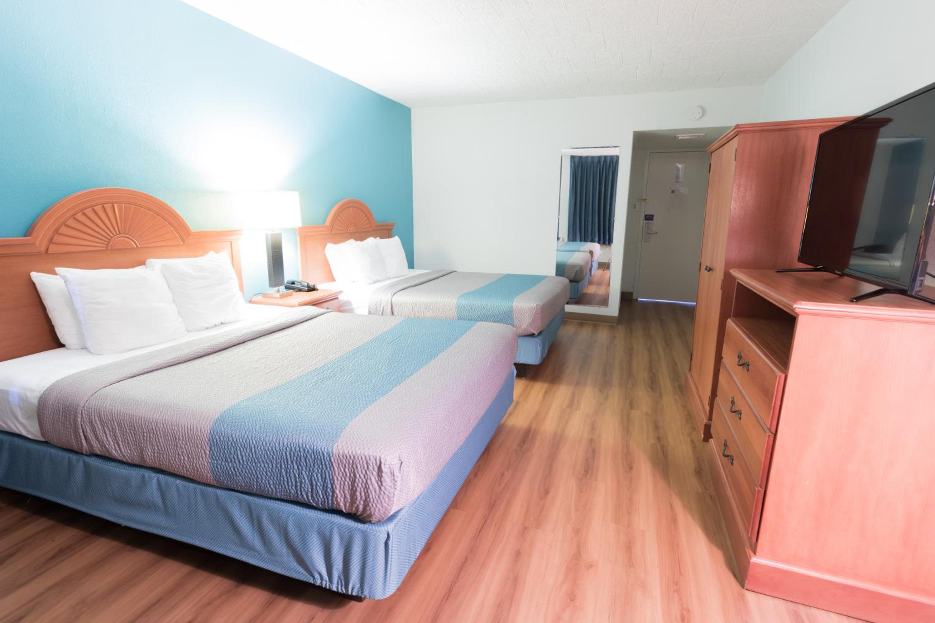 Motel 6-Clarion, PA - Property Image 2