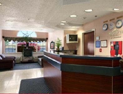 Microtel Inn & Suites by Wyndham Tulsa - Catoosa Route 66
