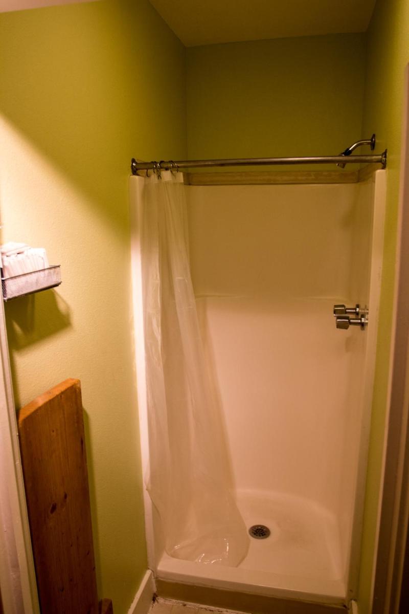 Estes Park Adventure Hostel - Property Image 3