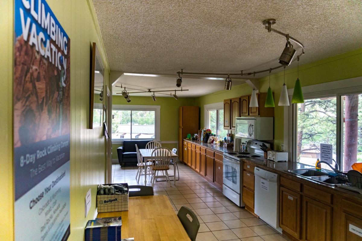 Estes Park Adventure Hostel - Property Image 5