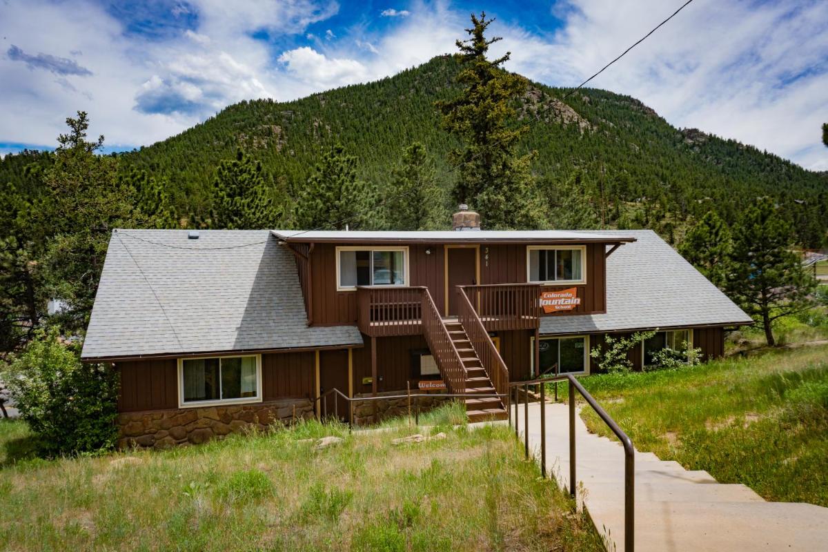 Estes Park Adventure Hostel - Property Image 1
