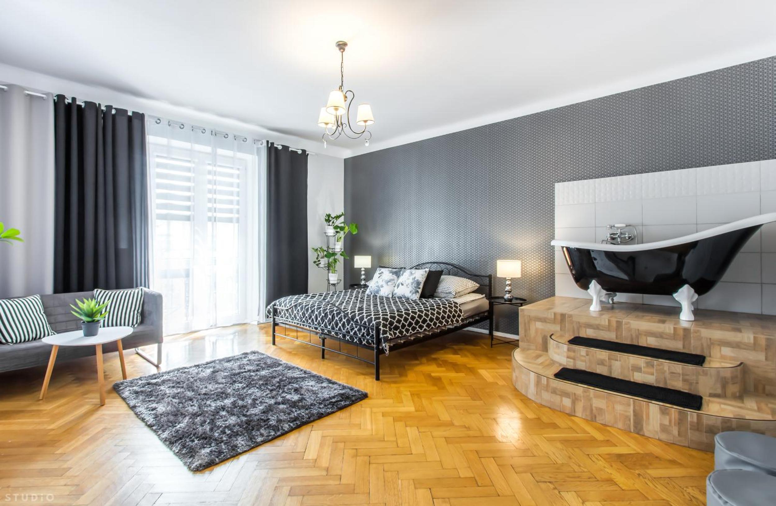 ClickTheFlat Apartment Chmielna 7 view 4