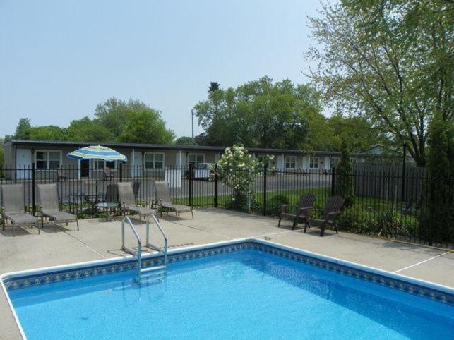 Lakeview Motel & Cottage