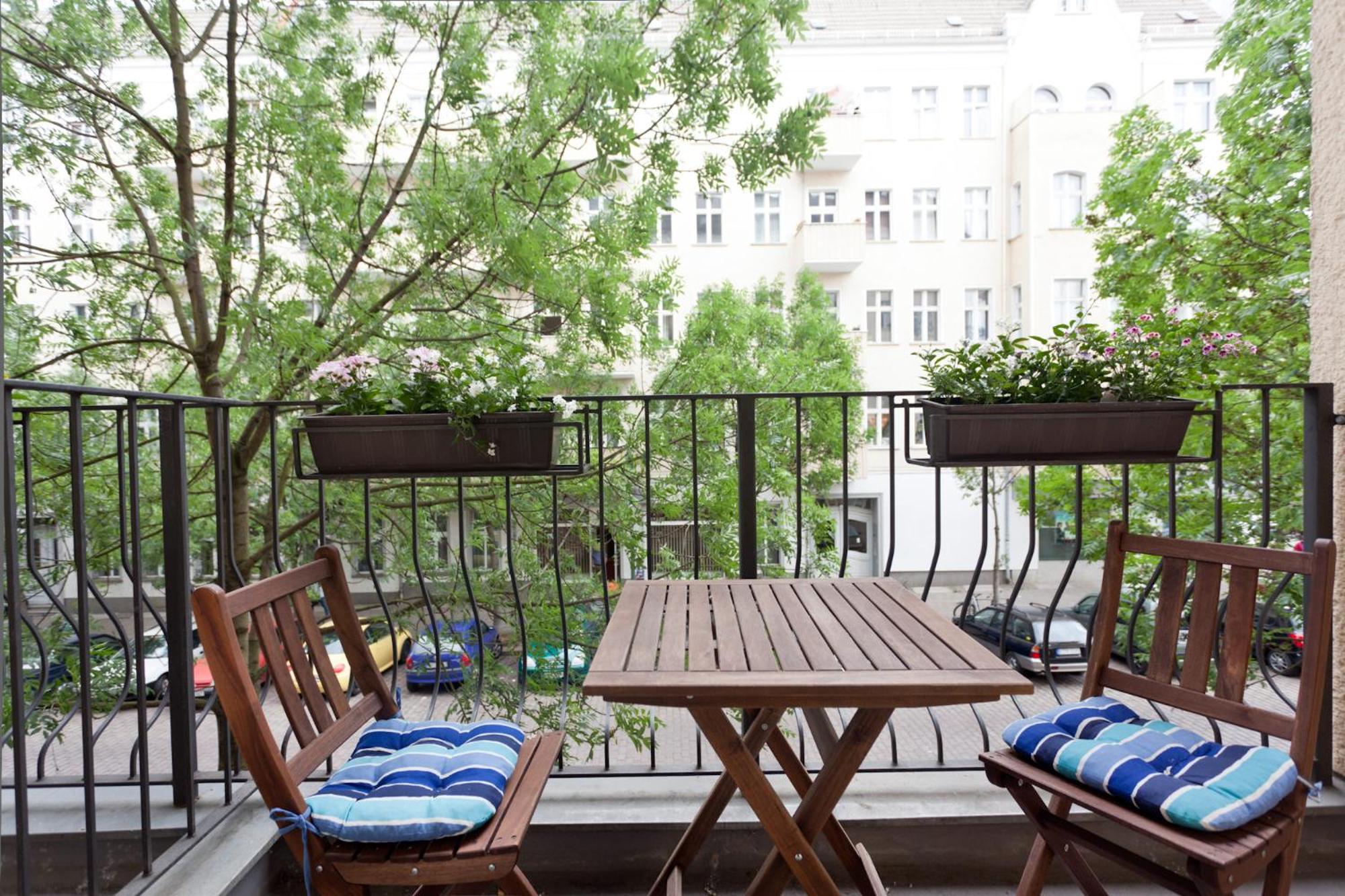 The Paul Loft, big 3 Bed room apartment, 120 m2, group & family friendly, Prenzlauer Berg, ideal for 4 - 8 Guests