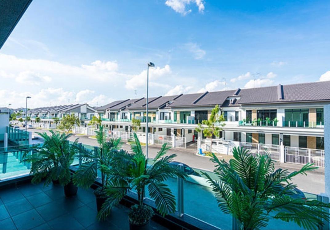 4-Bedrm ensuite family friendly house near Aeon Bukit Indah