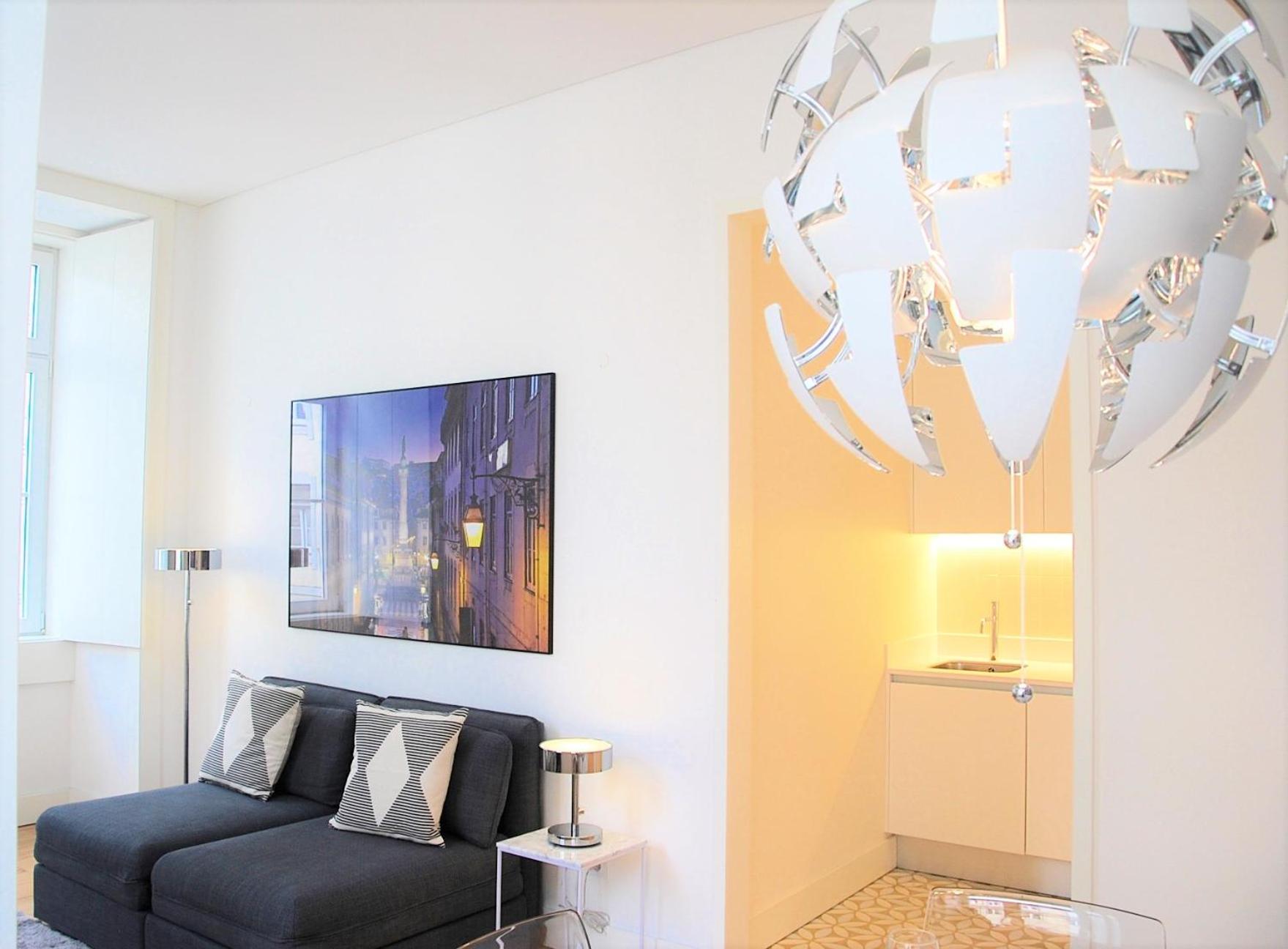 Downtown Sunny Apartment view 4
