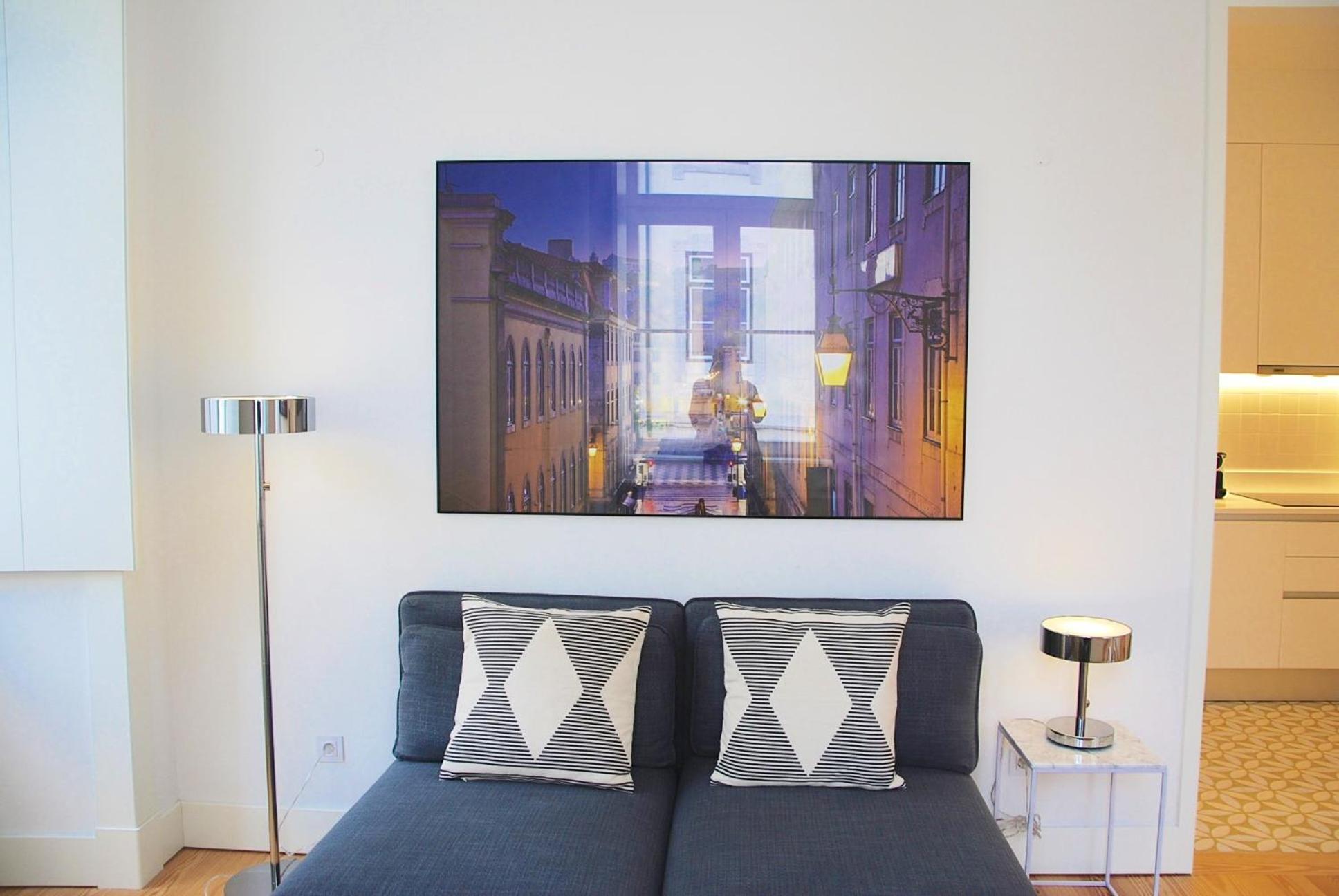 Downtown Sunny Apartment view 3