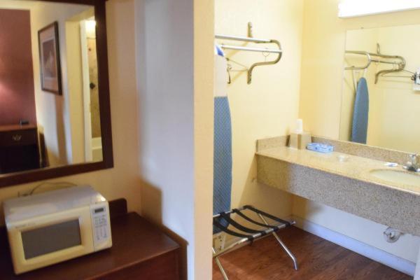 Delux Inn view 5