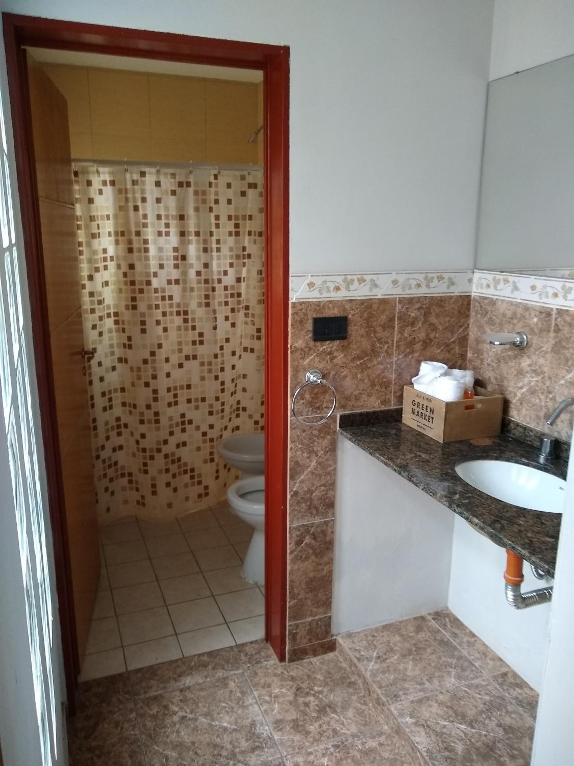 Amplio departamento Barrio Jardin