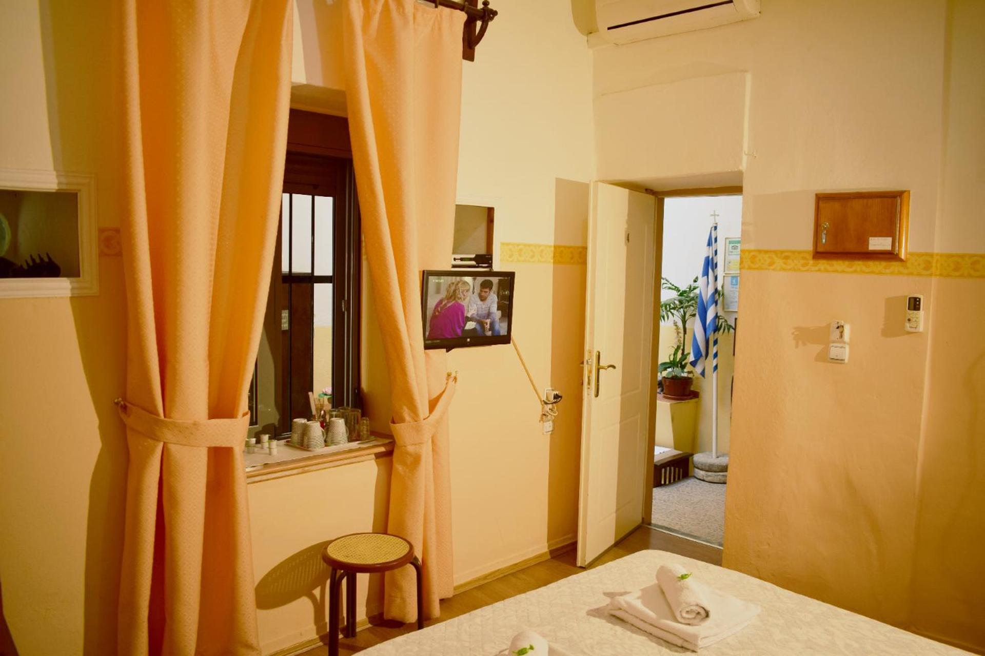Stoa Rooms