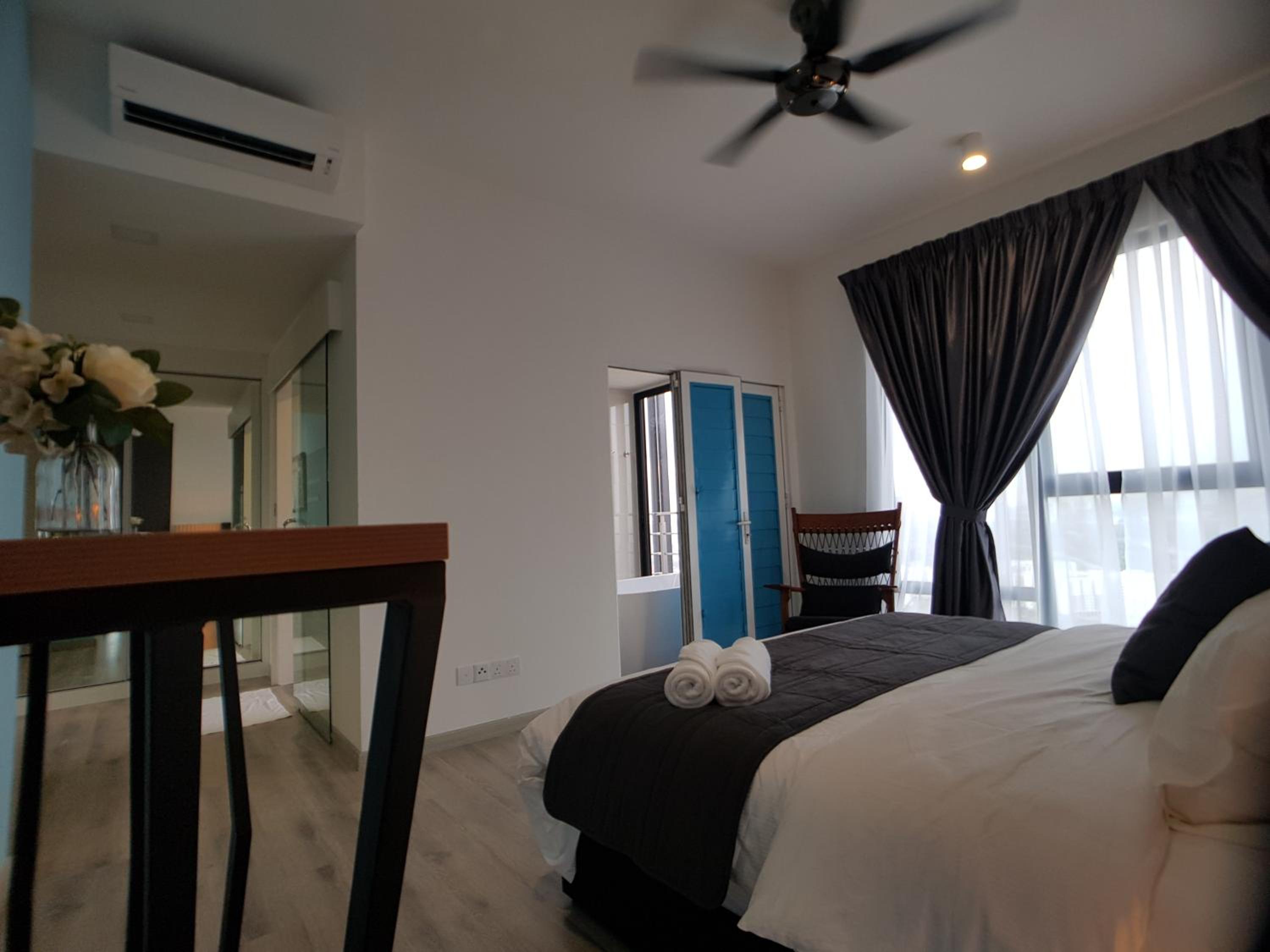 Southkey Mosaic by CozyStay