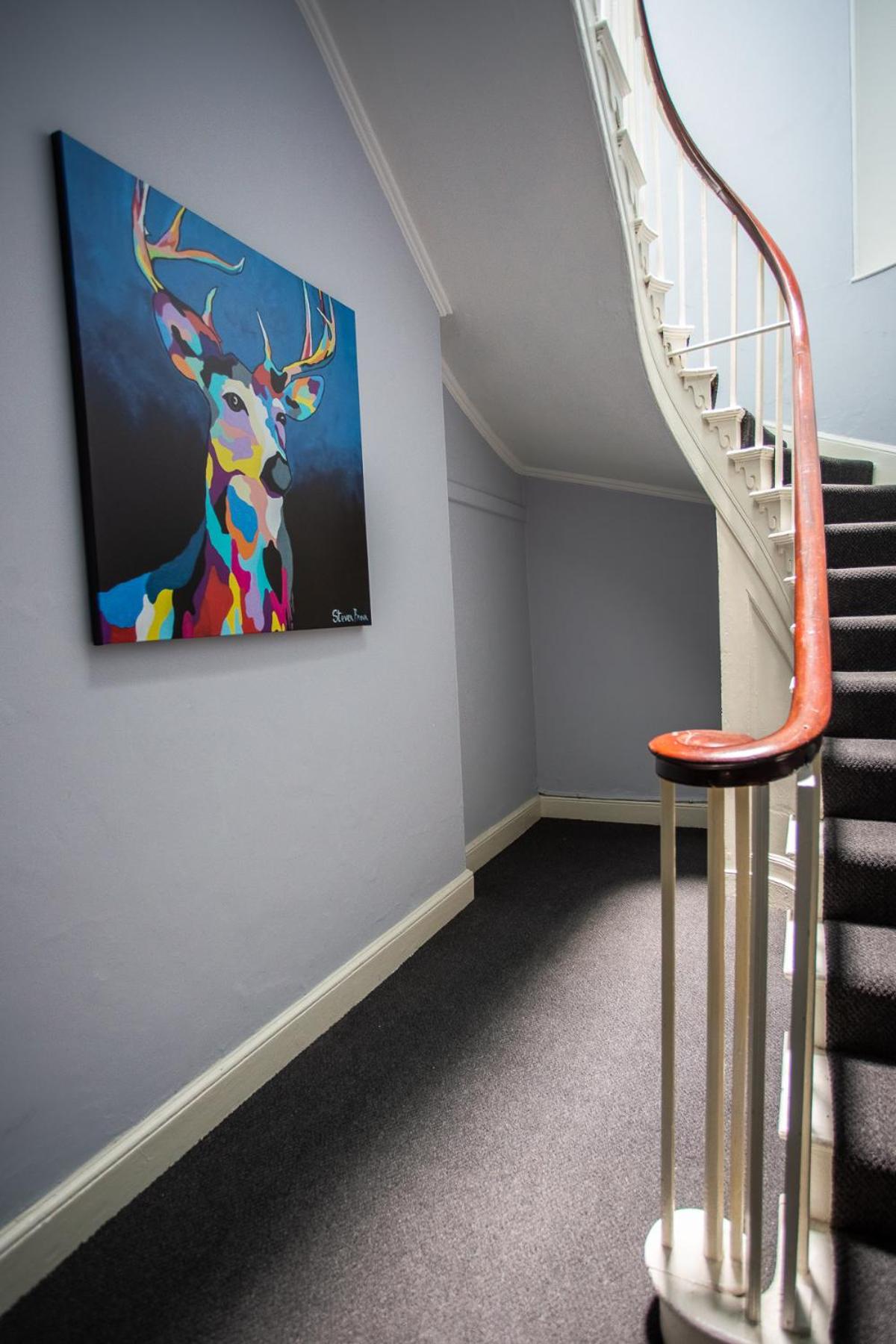Most central luxury apartment - sleeps 4 & FREE parking! view 5