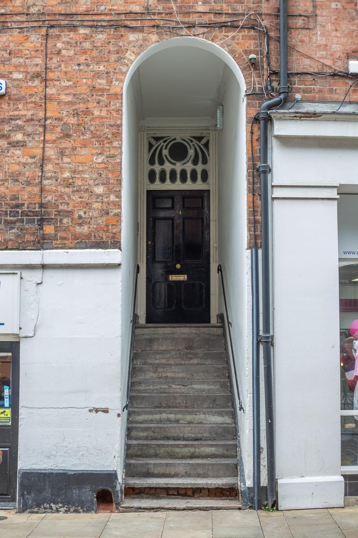 Most central luxury apartment - sleeps 4 & FREE parking! view 2
