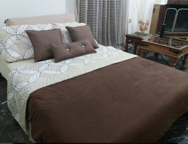 Comfortable 4th fl flat ideal for up to 8 people photo 4