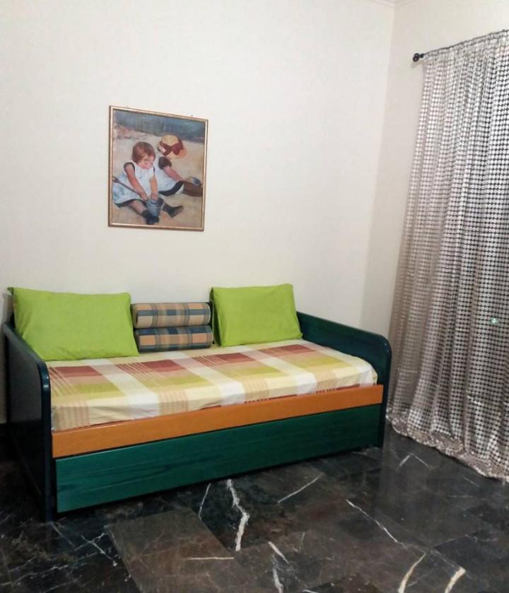 Comfortable 4th fl flat ideal for up to 8 people photo 5
