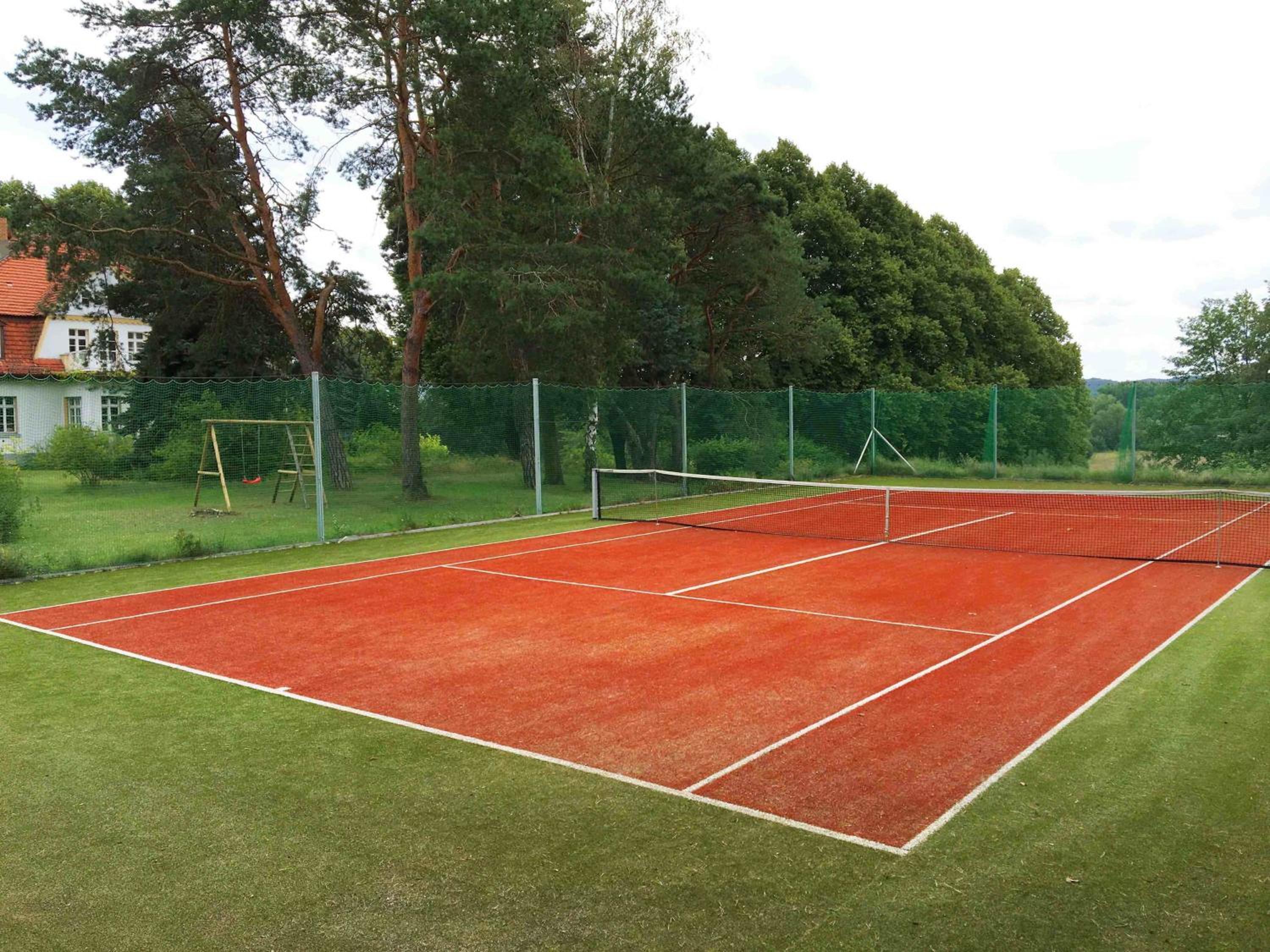 Familientreff im Grünen mit Tennisplatz