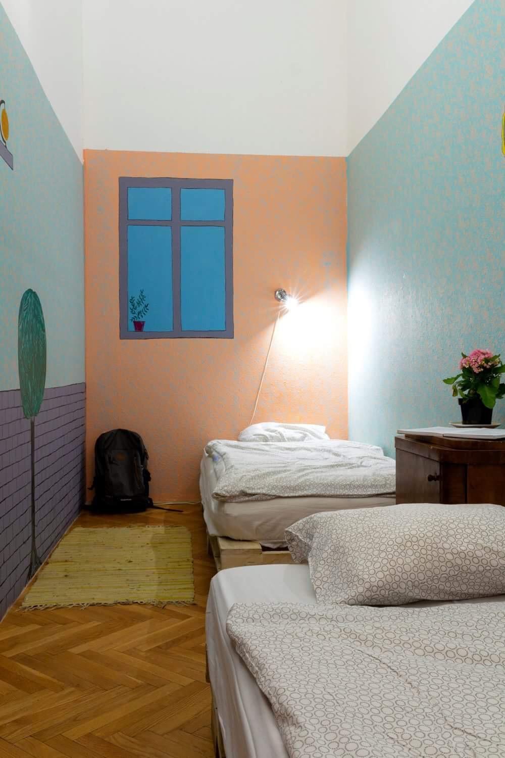 Baroque Hostel & Coworking