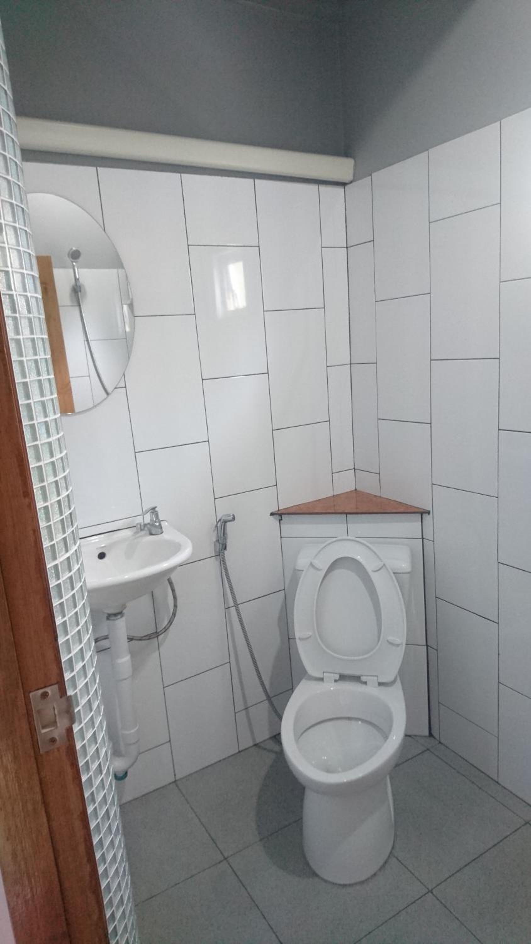 Easy Rooms and Minimart