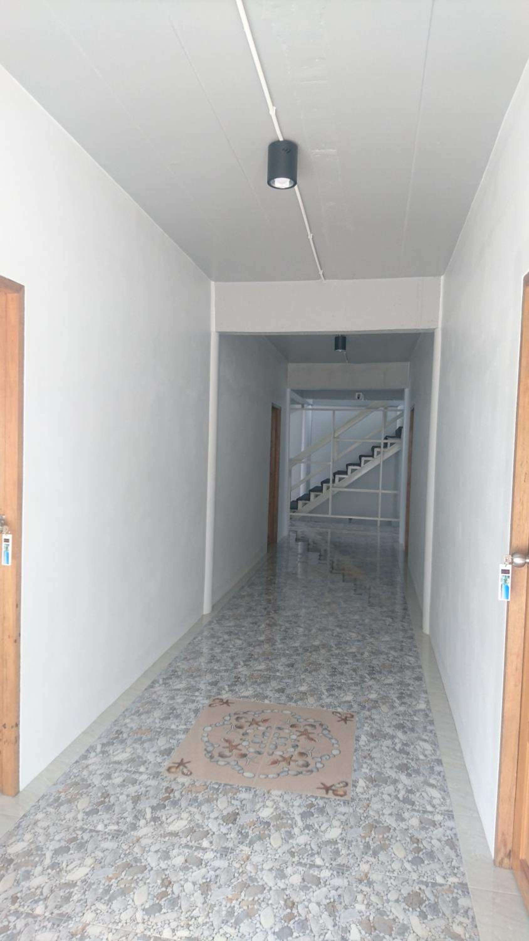 Easy Rooms and Minimart
