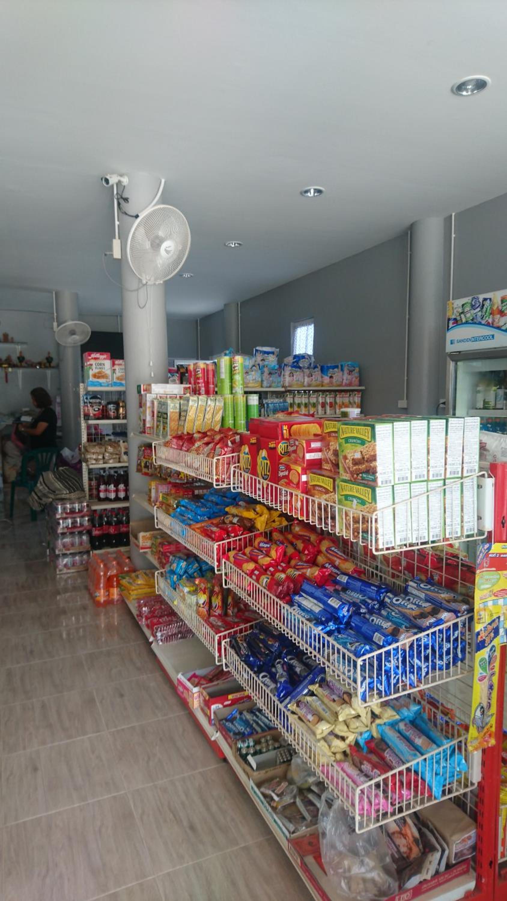 Easy Rooms and Minimart