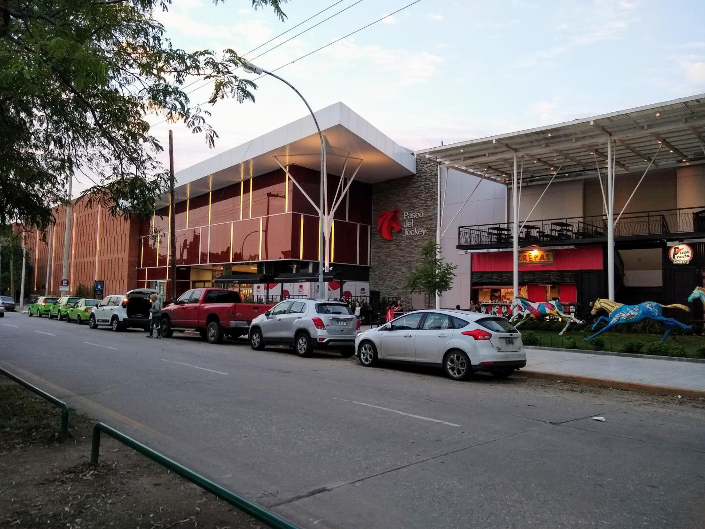 Amplio departamento Barrio Jardin