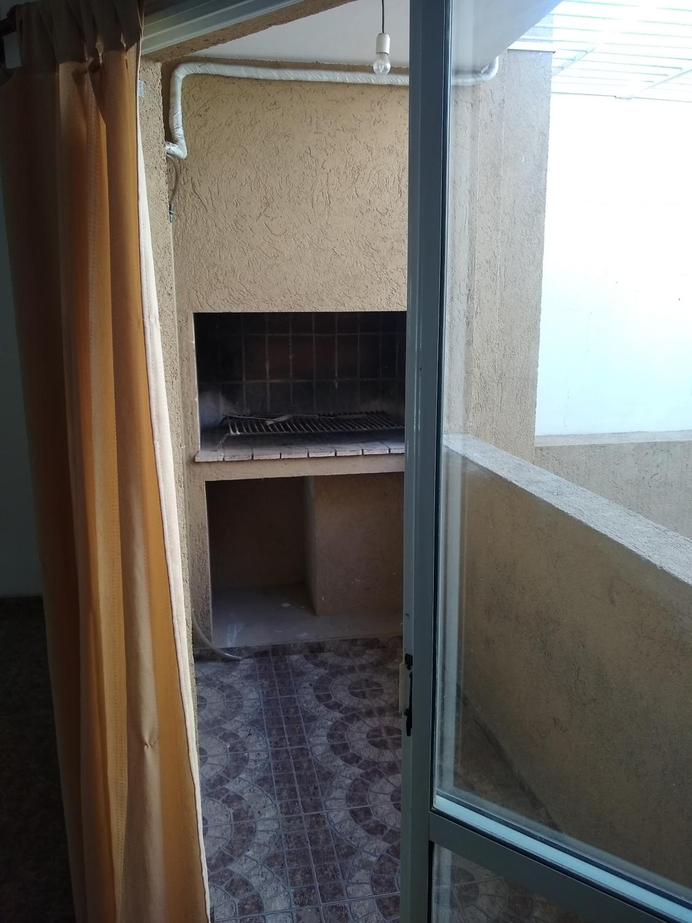 Amplio departamento Barrio Jardin