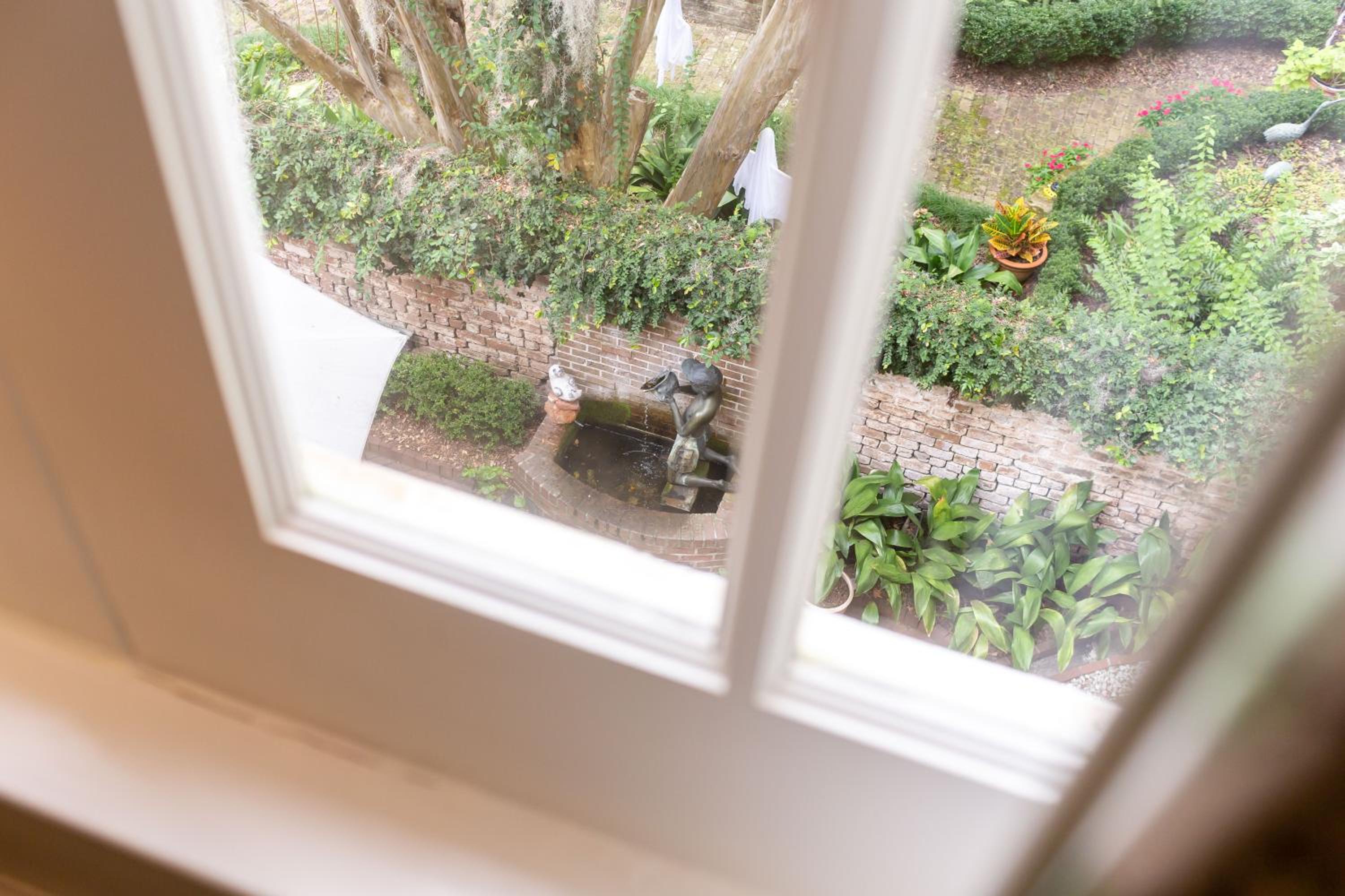 Eliza Thompson House, Historic Inns of Savannah Collection view 3