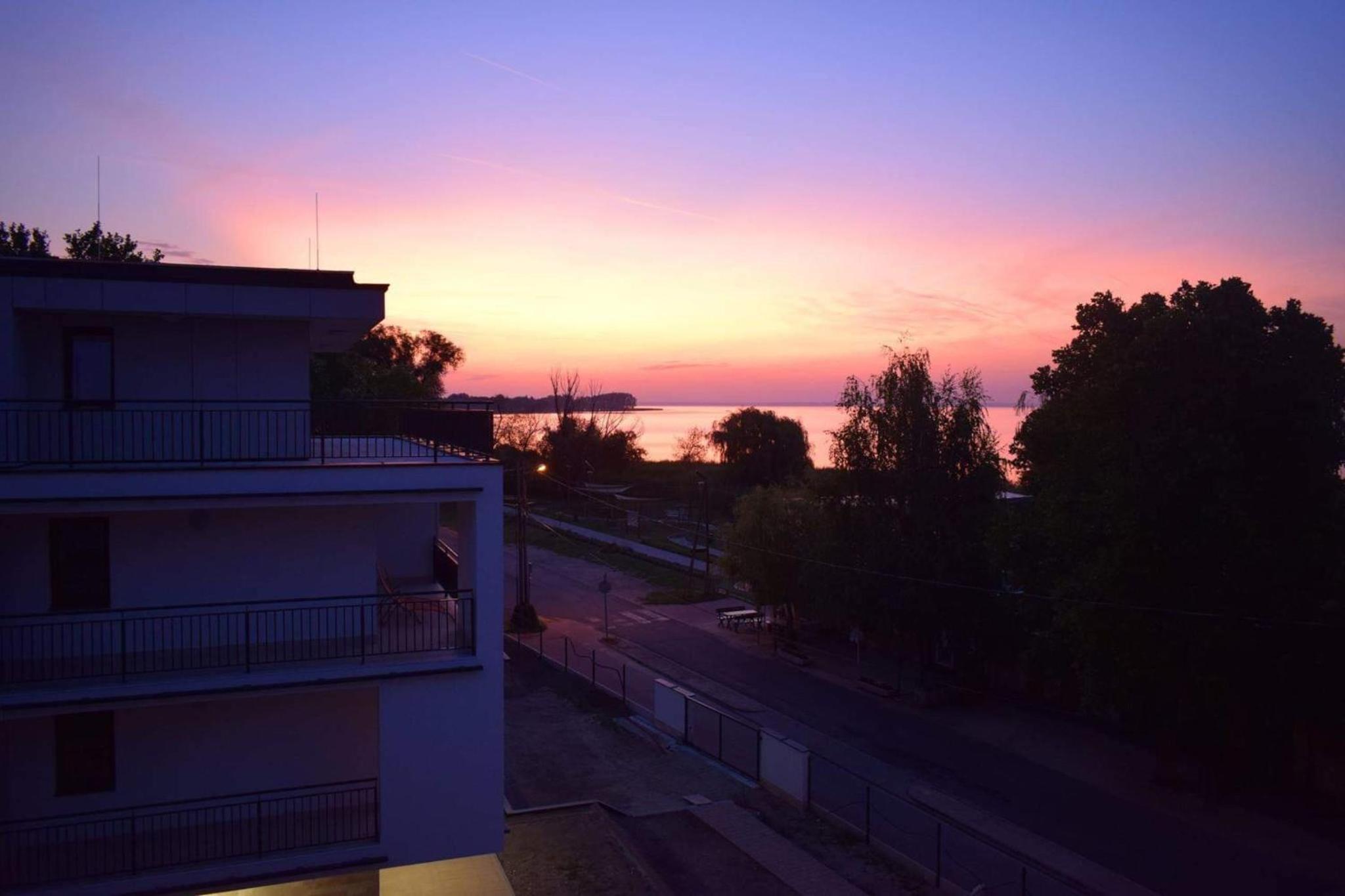 Balatoni Élmény - csopaki apartmanlakások 20 méterre a Balatontól view 3