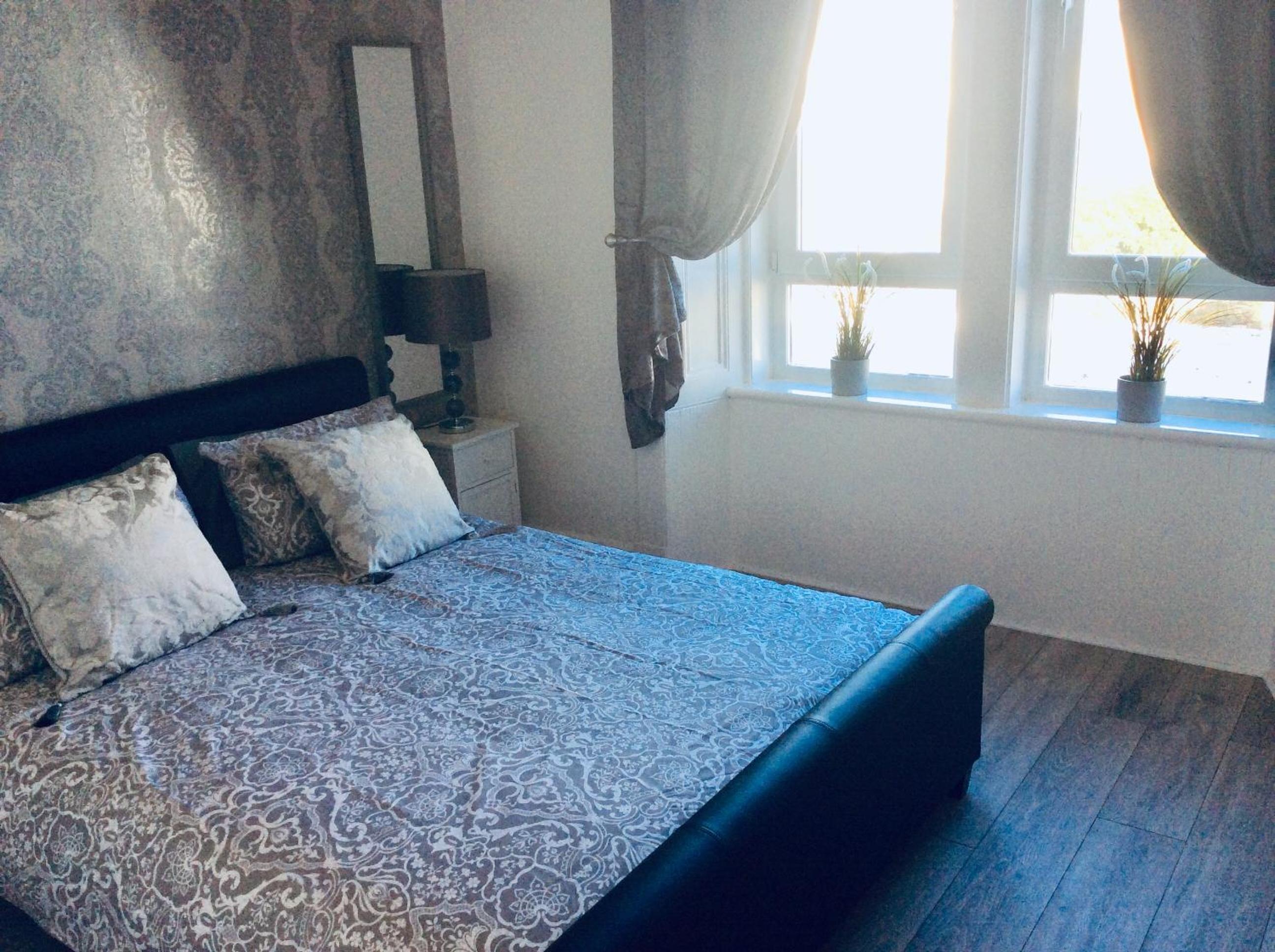 DUNOON - TOWN CENTRE HOLIDAY HOME APARTMENT