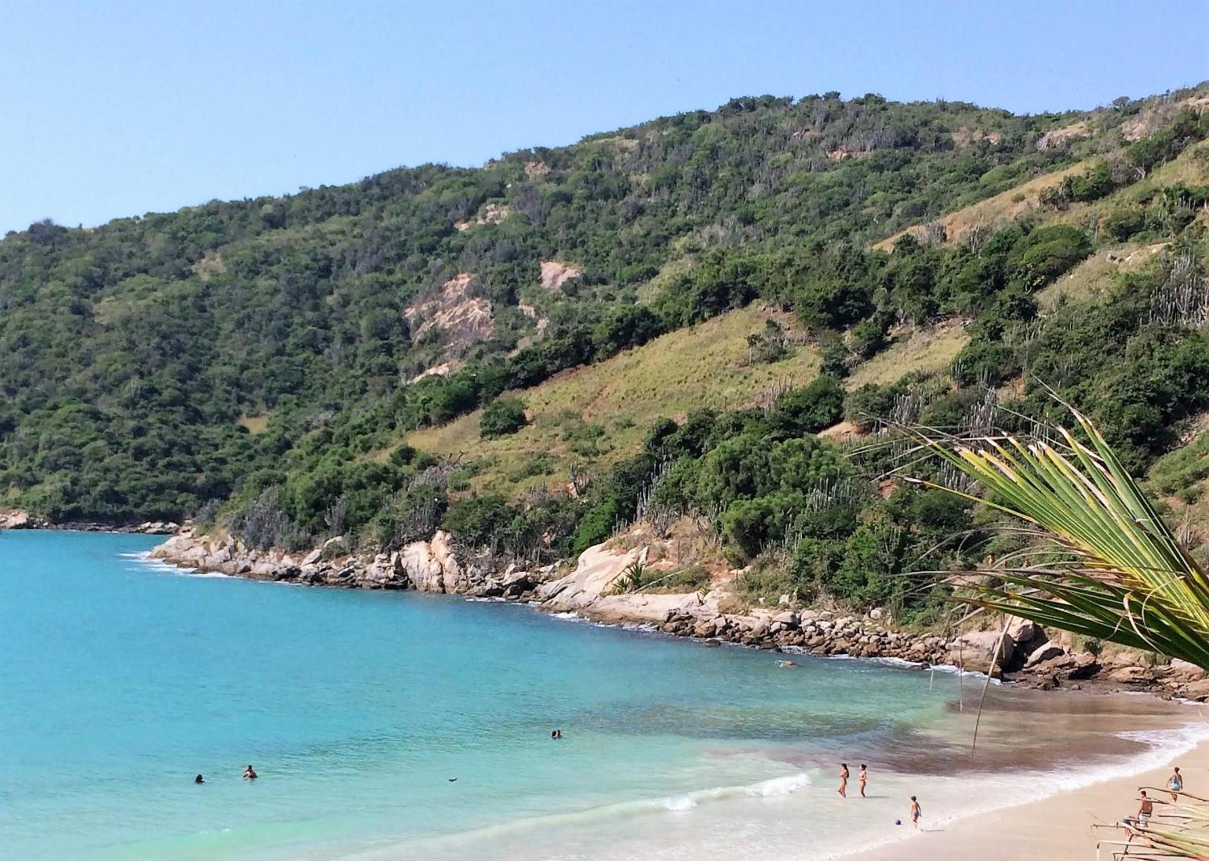 Loft Prainha AP 207 frente mar, check in 9h-check out 13h, split, piscina, self check in, portaria 24h