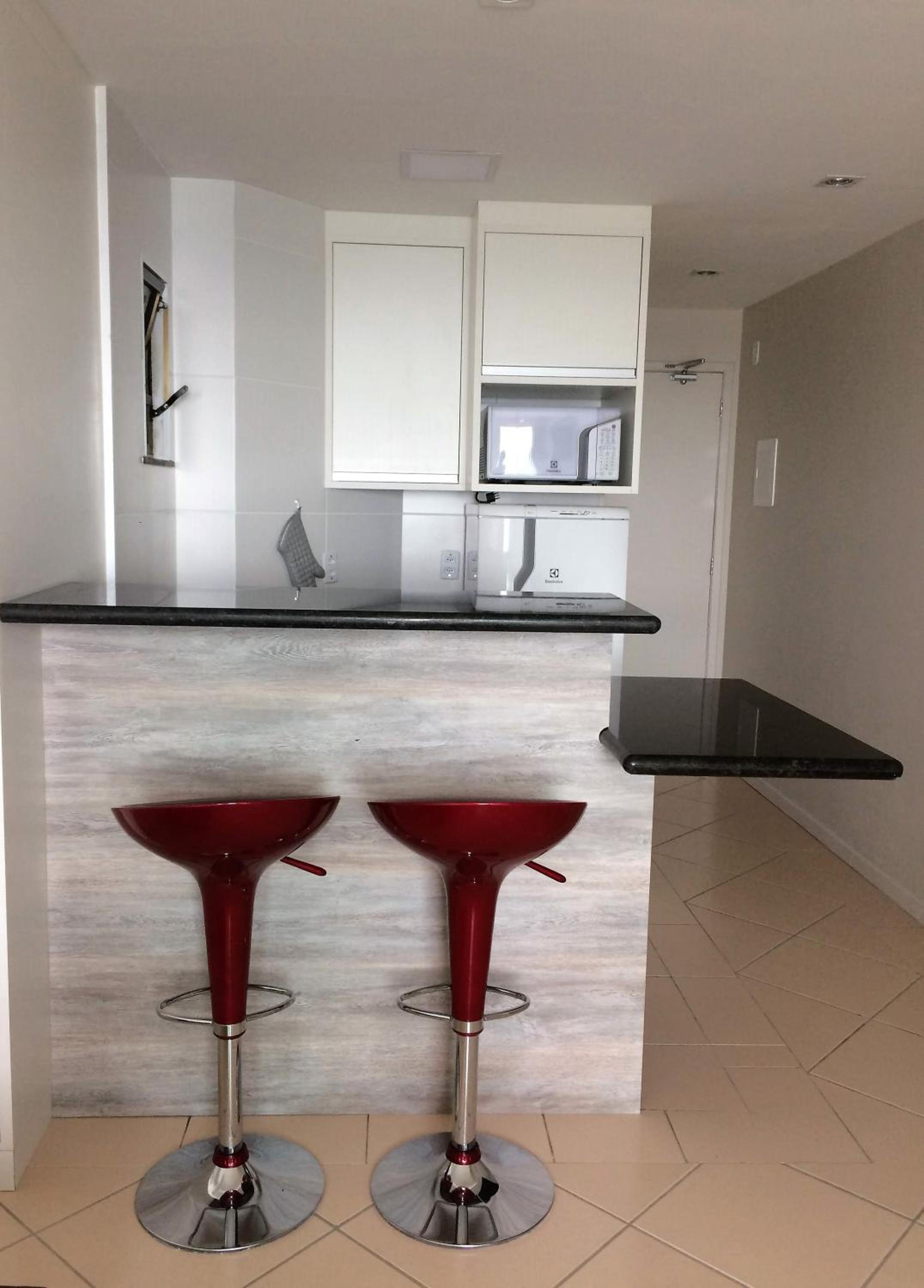 Loft Prainha AP 207 frente mar, check in 9h-check out 13h, split, piscina, self check in, portaria 24h