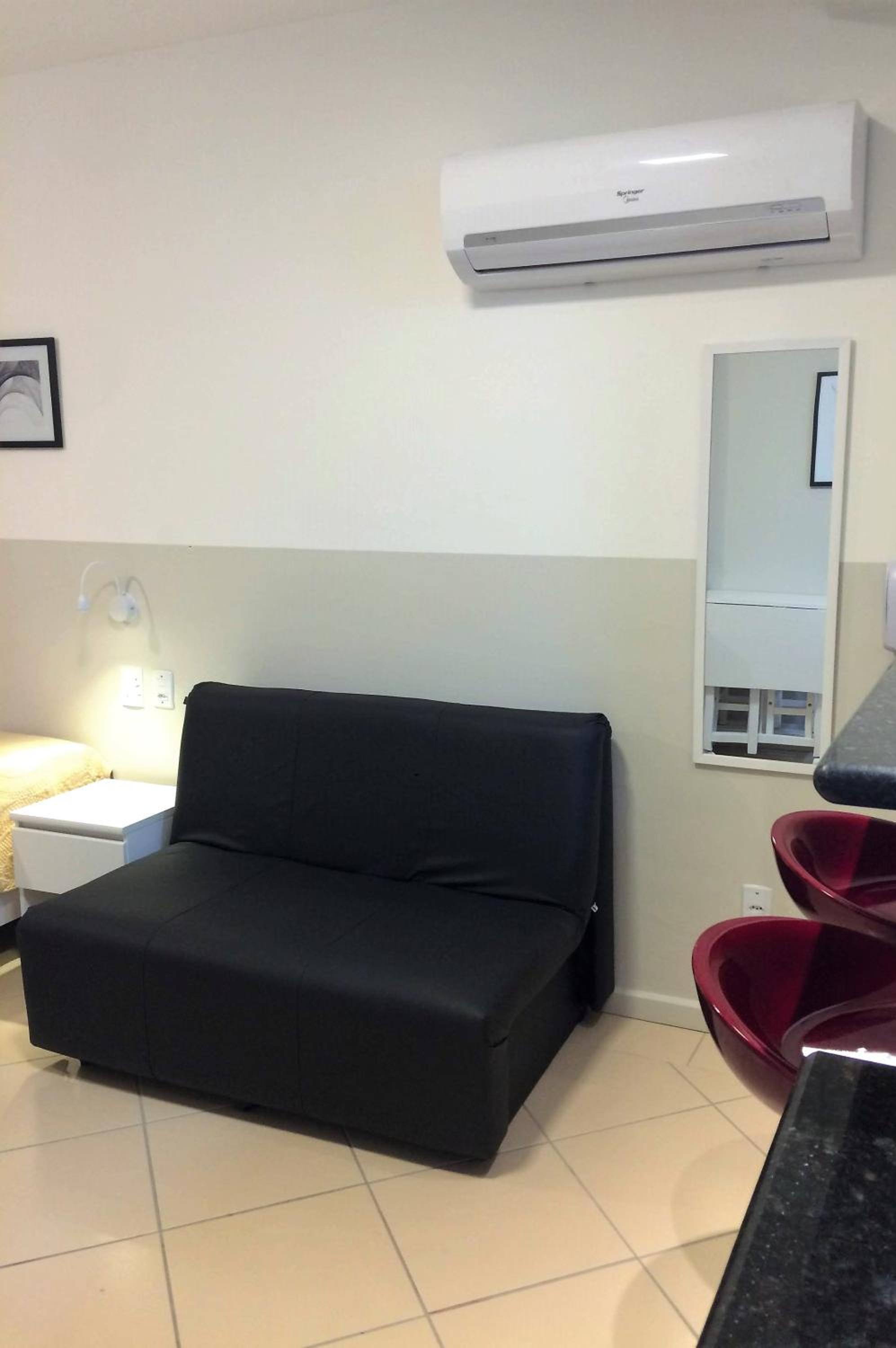 Loft Prainha AP 207 frente mar, check in 9h-check out 13h, split, piscina, self check in, portaria 24h