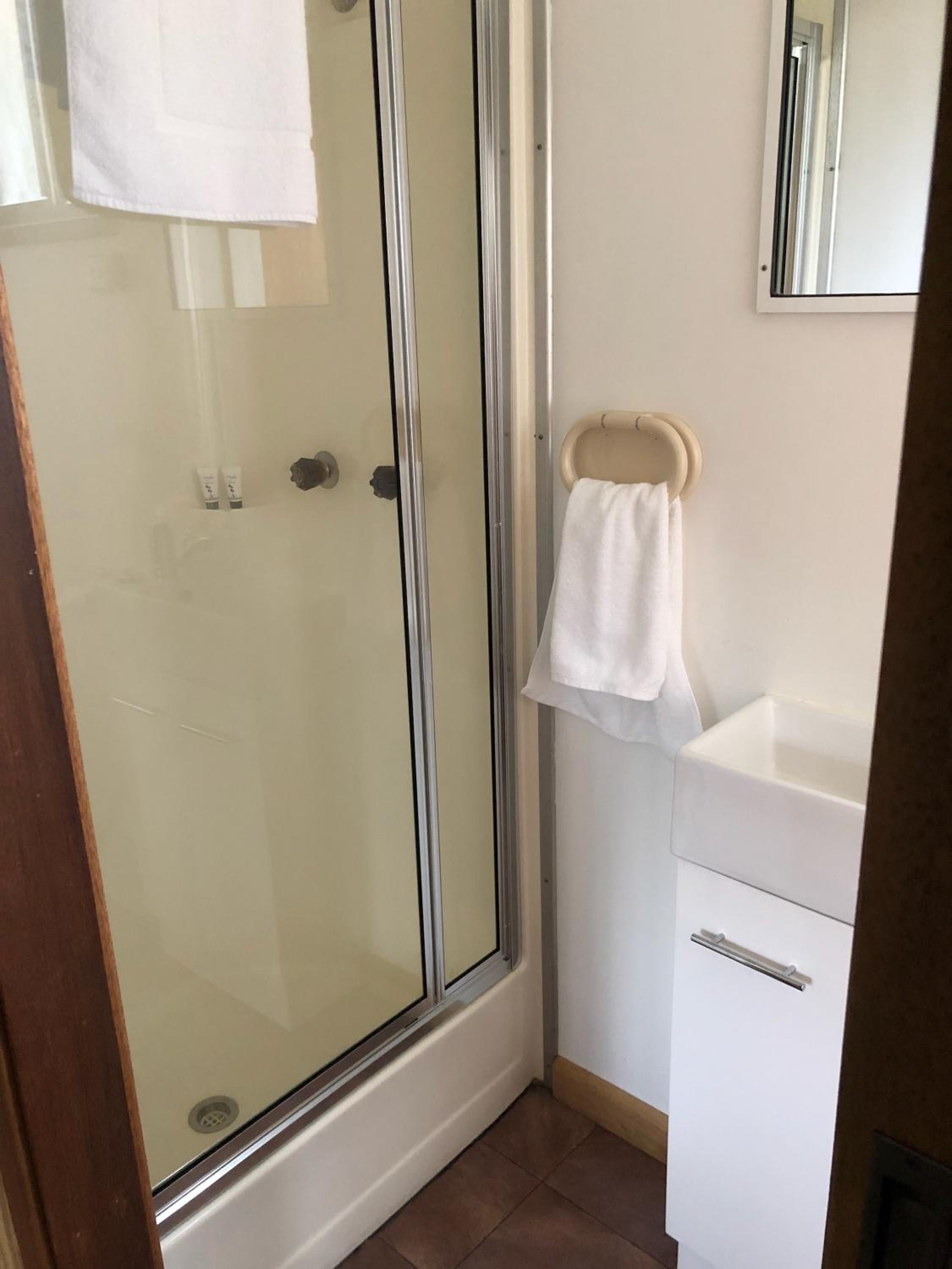 Pleasurelea Tourist Resort & Caravan Park