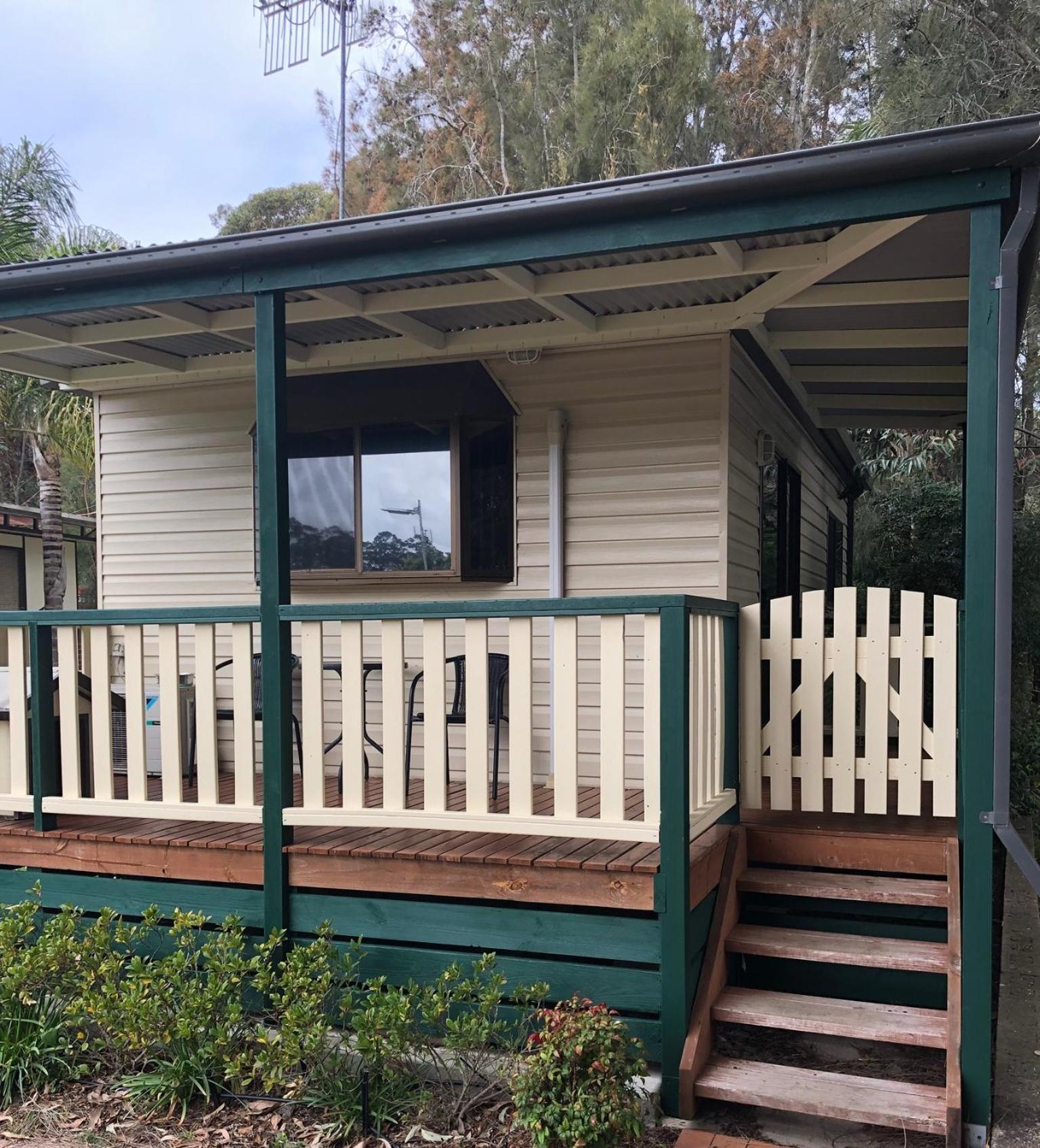 Pleasurelea Tourist Resort & Caravan Park