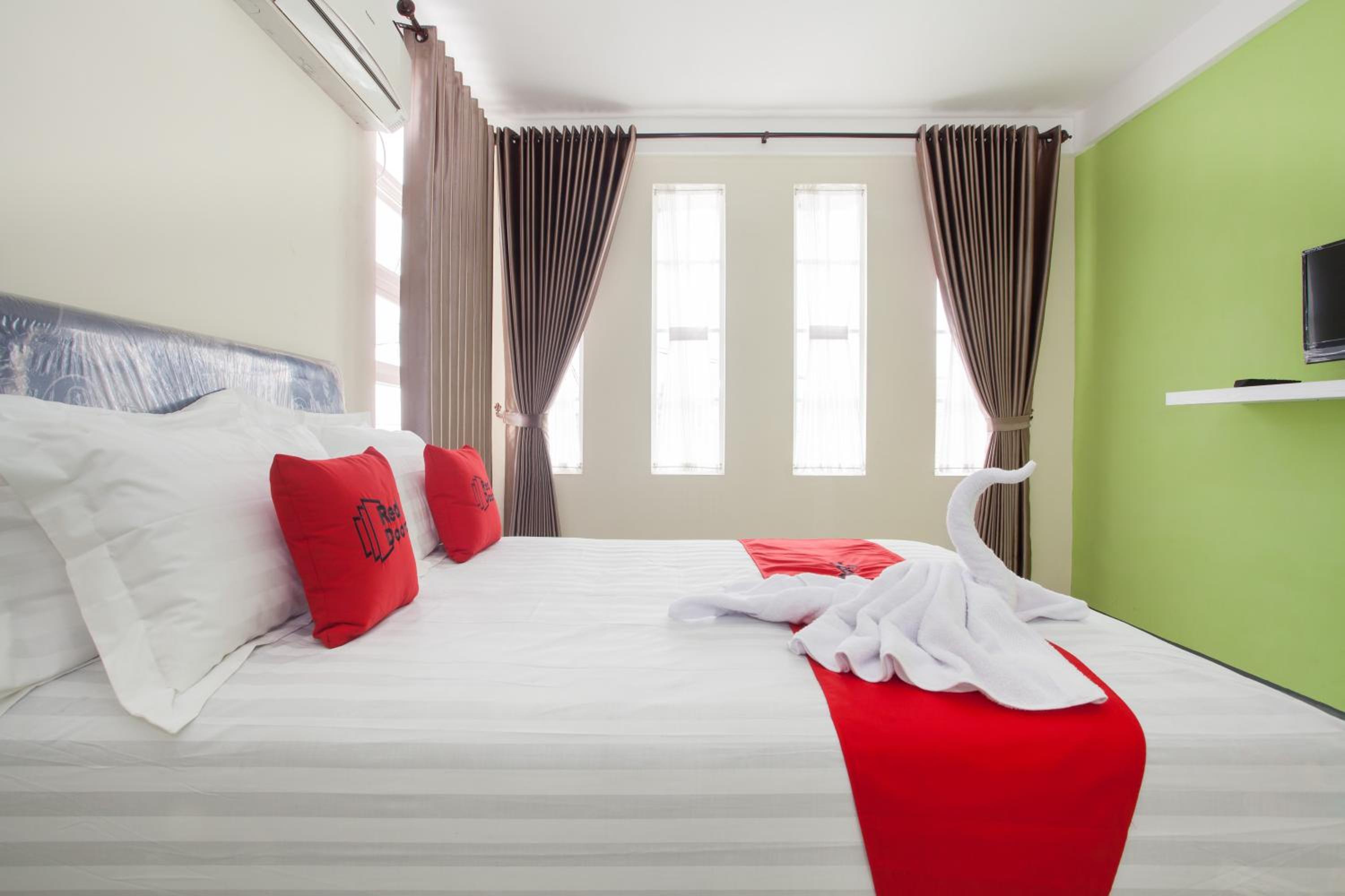 RedDoorz near Museum Angkut Batu 2 view 5