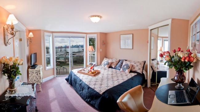 Ocean Breeze Executive Bed and Breakfast