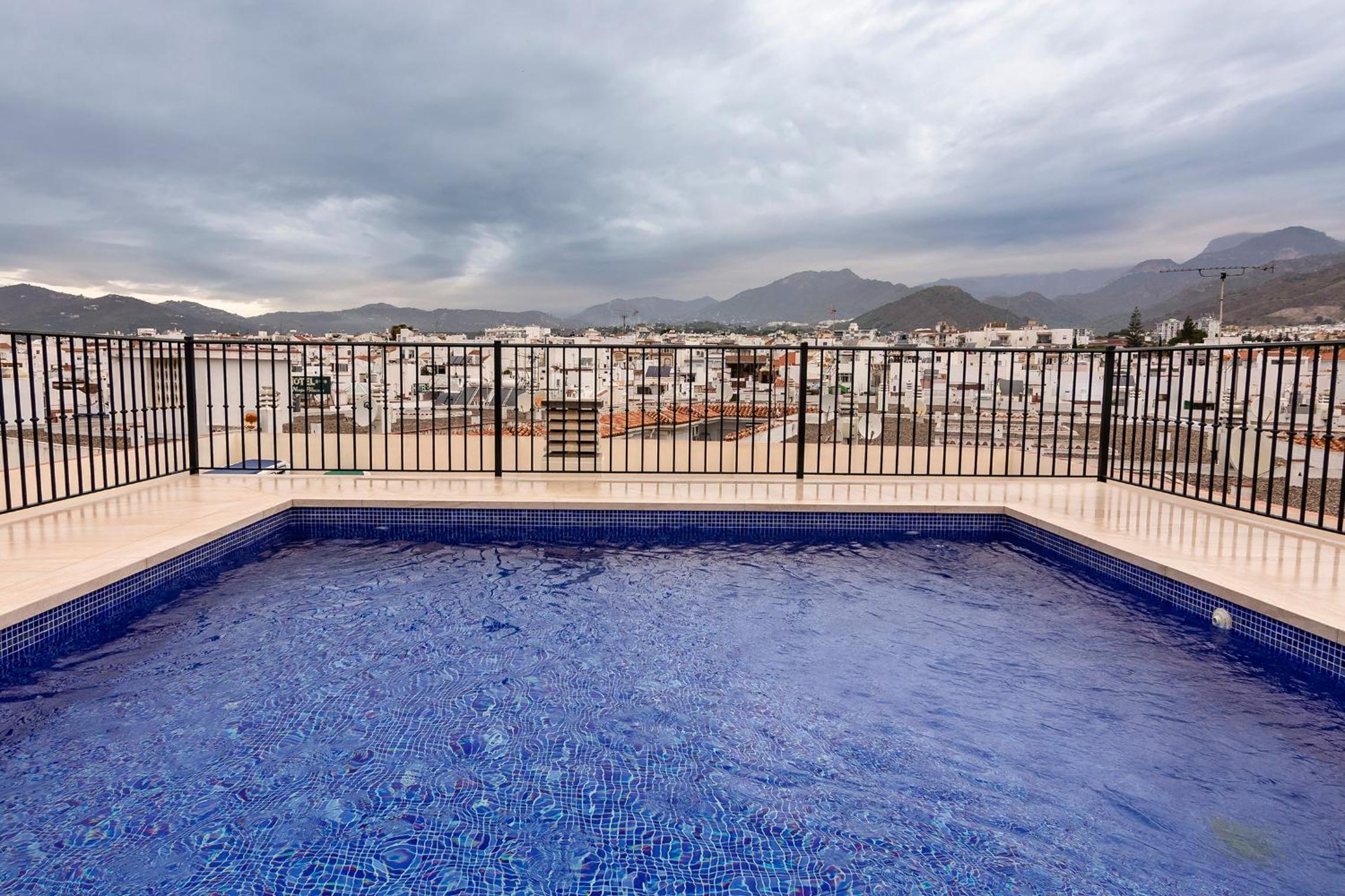 Carabeo 2000 2.3 en Nerja — recepcion & lobby