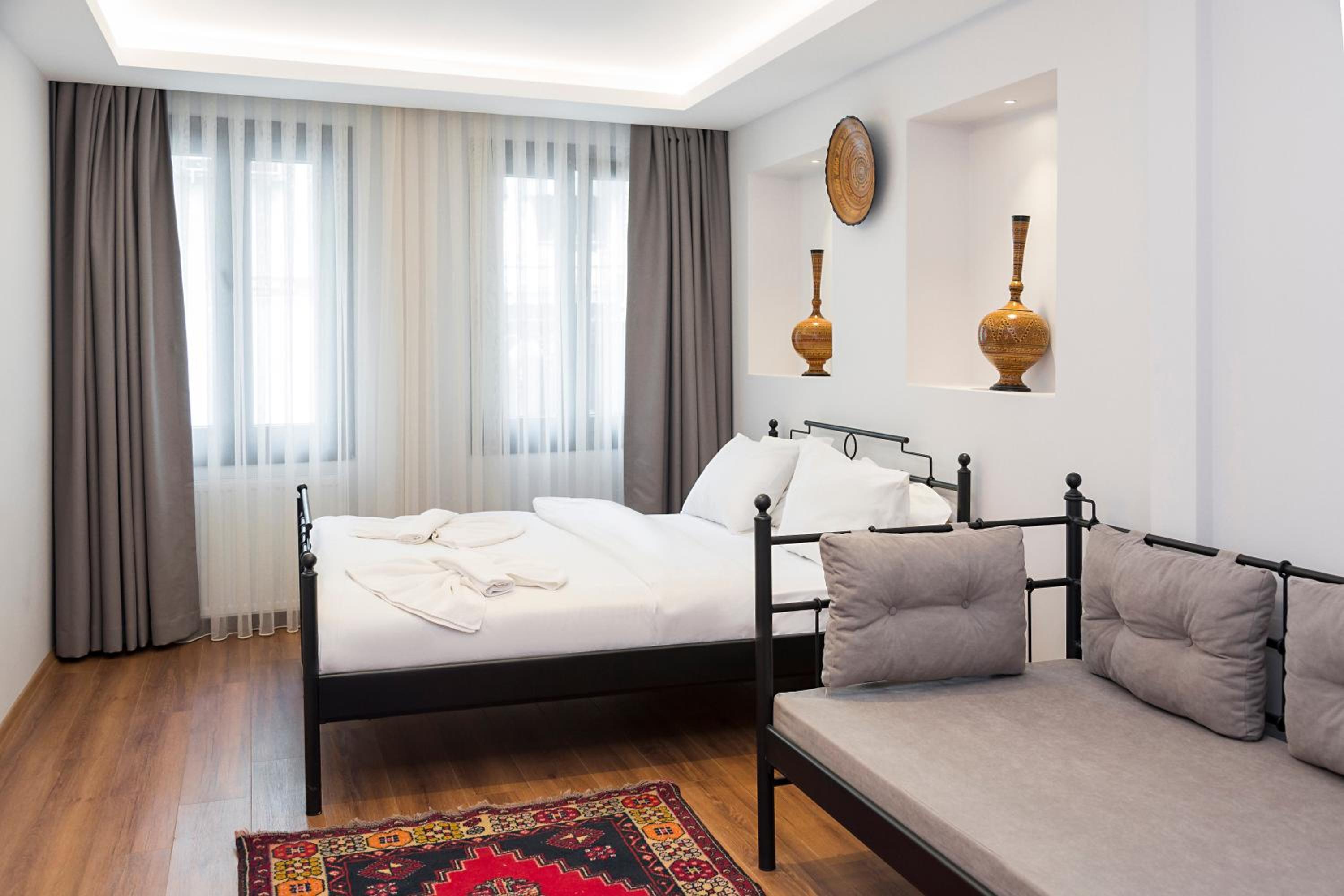 Cheers Hostel - Image 32