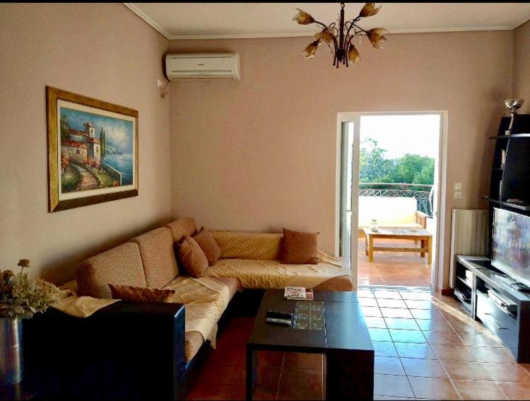 Relaxing Villa with Swimming Pool and Garden view 4