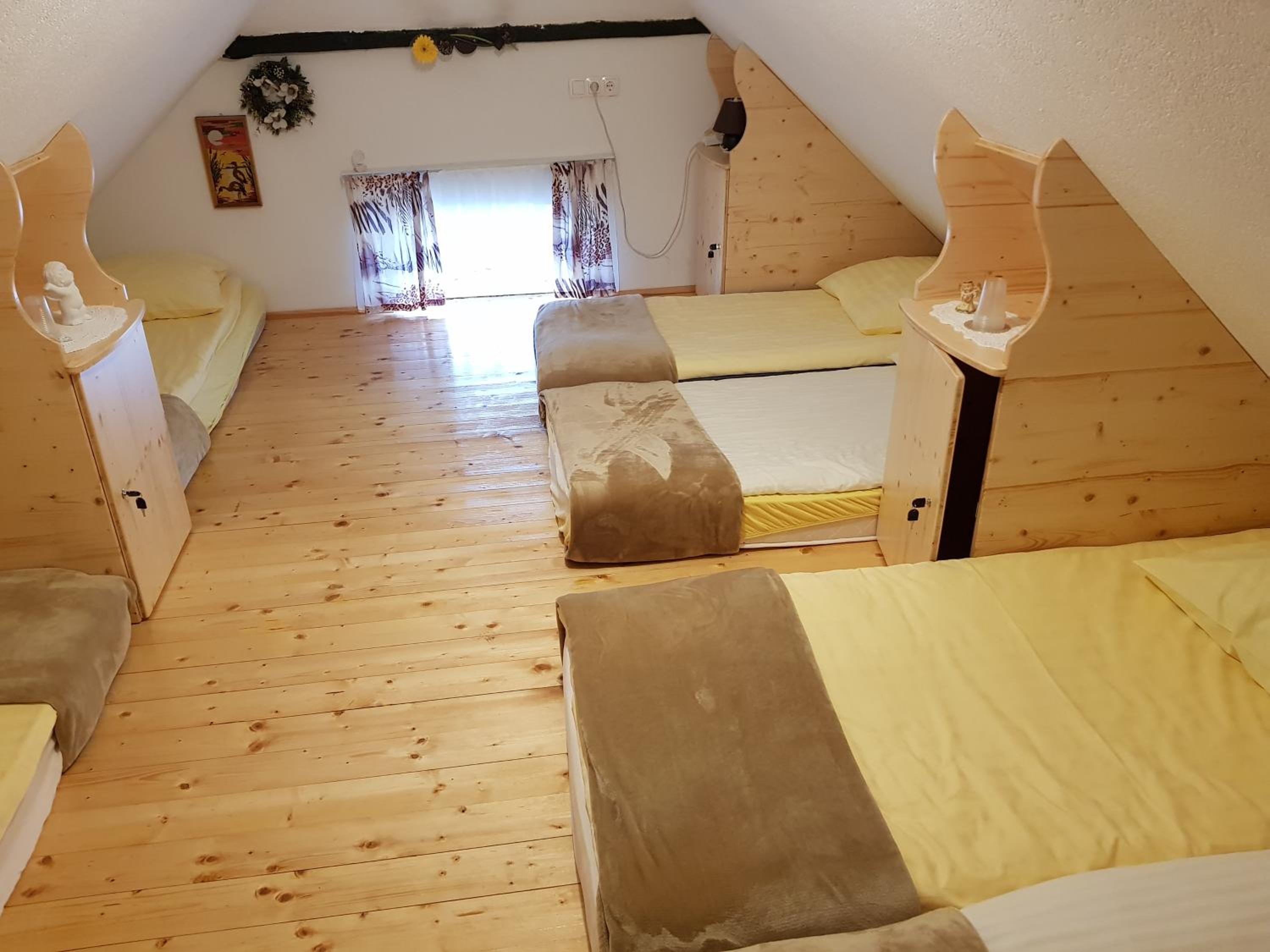Photo 33